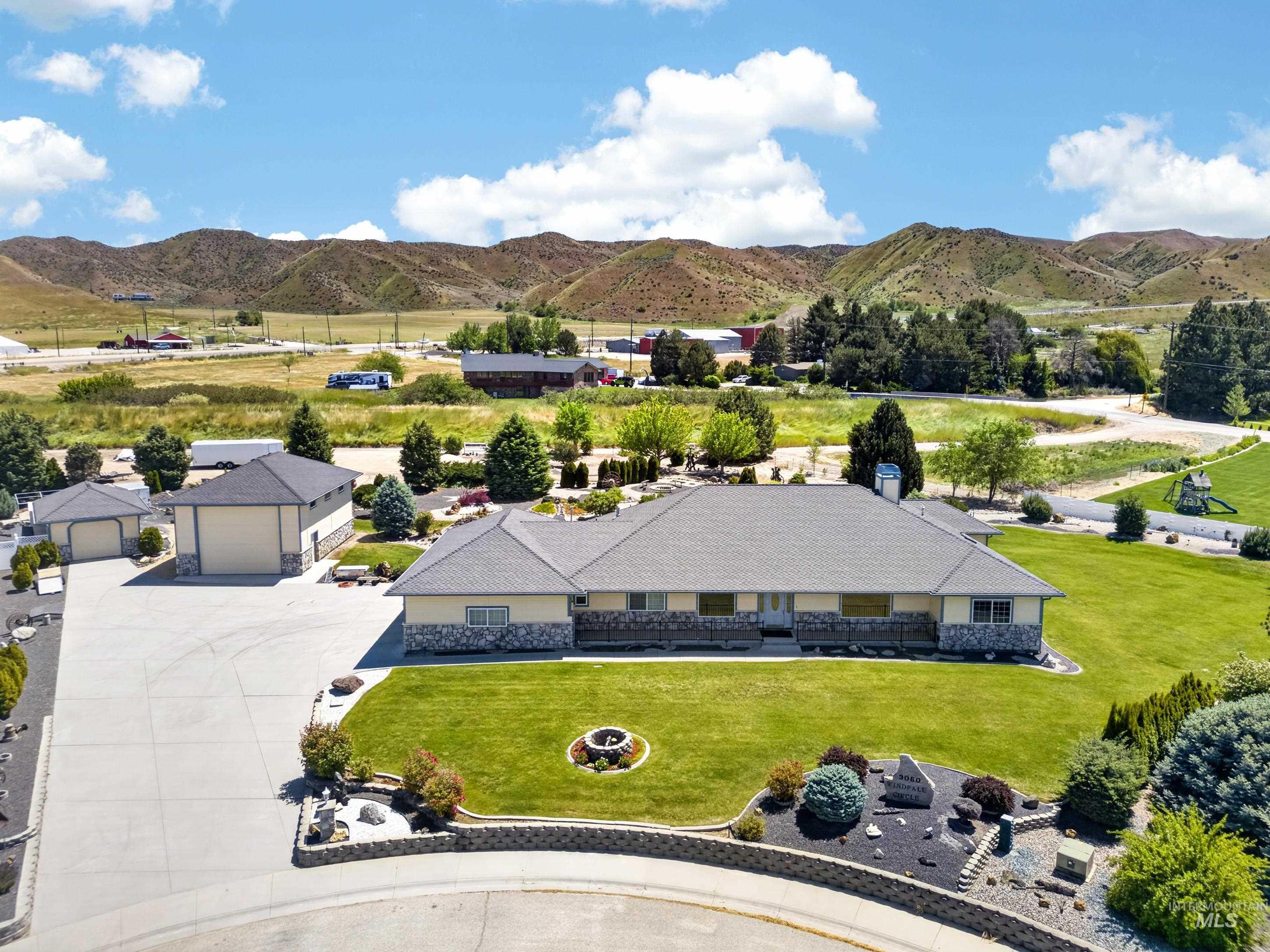 3060 Windfall Cir, Emmett, Idaho 83617-9098, 4 Bedrooms, 3 Bathrooms, Residential For Sale, Price $1,125,000, 98986991