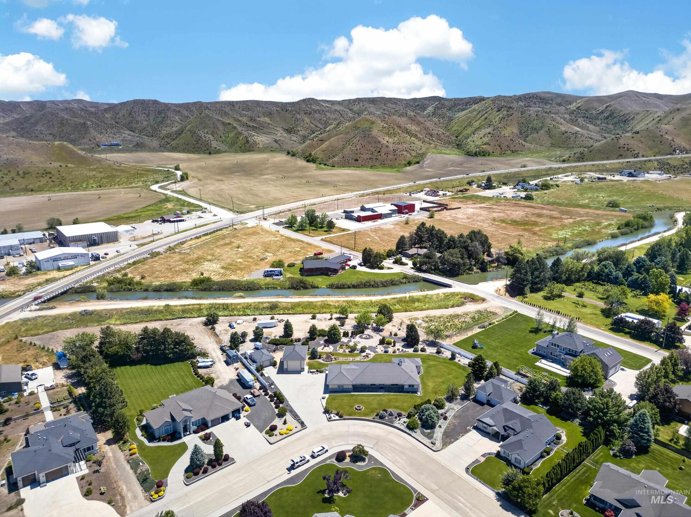 3060 Windfall Cir, Emmett, Idaho 83617-9098, 4 Bedrooms, 3 Bathrooms, Residential For Sale, Price $1,125,000, 98986991