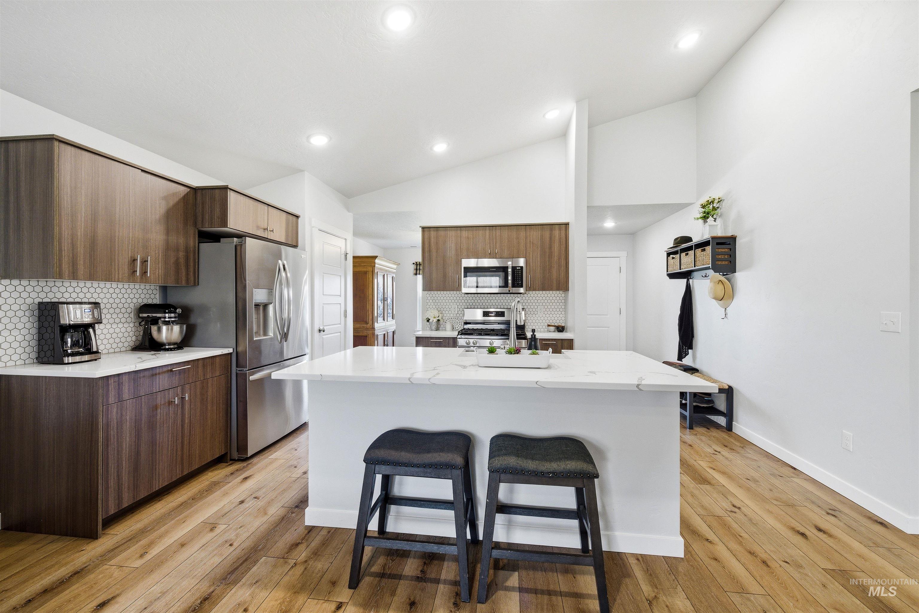 2904 S Alcamo Way, Meridian, Idaho 83642, 3 Bedrooms, 2 Bathrooms, Residential For Sale, Price $459,900, 98986994