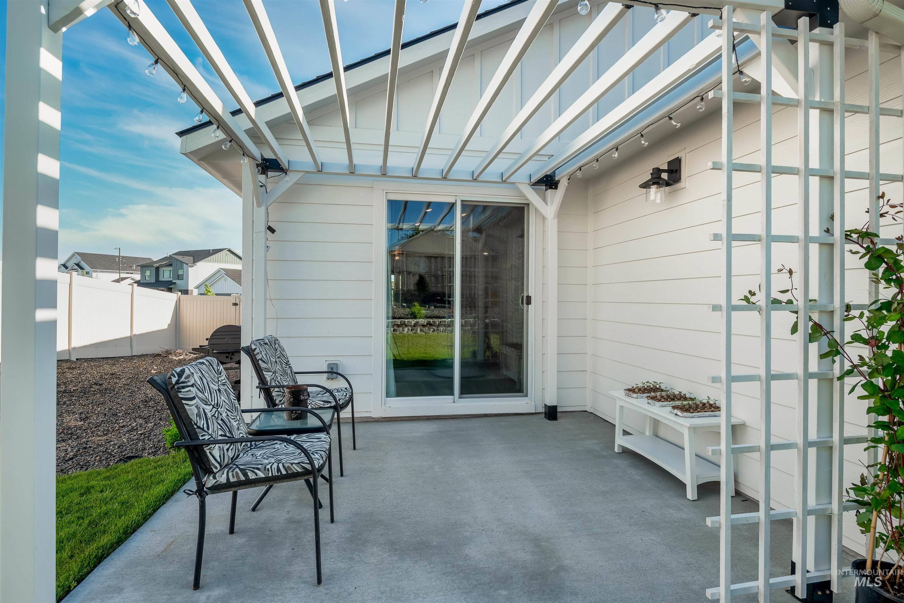 2904 S Alcamo Way, Meridian, Idaho 83642, 3 Bedrooms, 2 Bathrooms, Residential For Sale, Price $459,900, 98986994