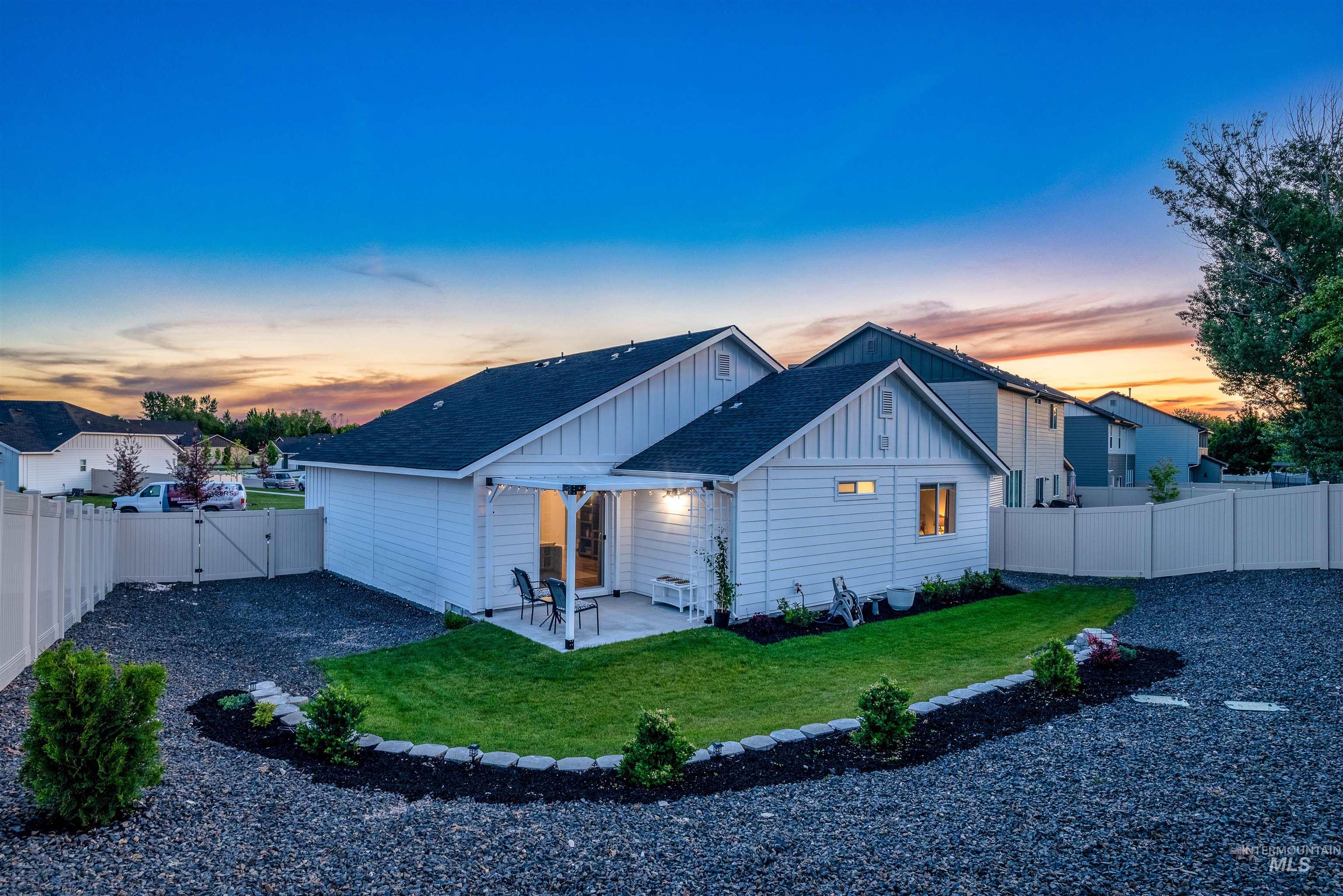 2904 S Alcamo Way, Meridian, Idaho 83642, 3 Bedrooms, 2 Bathrooms, Residential For Sale, Price $459,900, 98986994