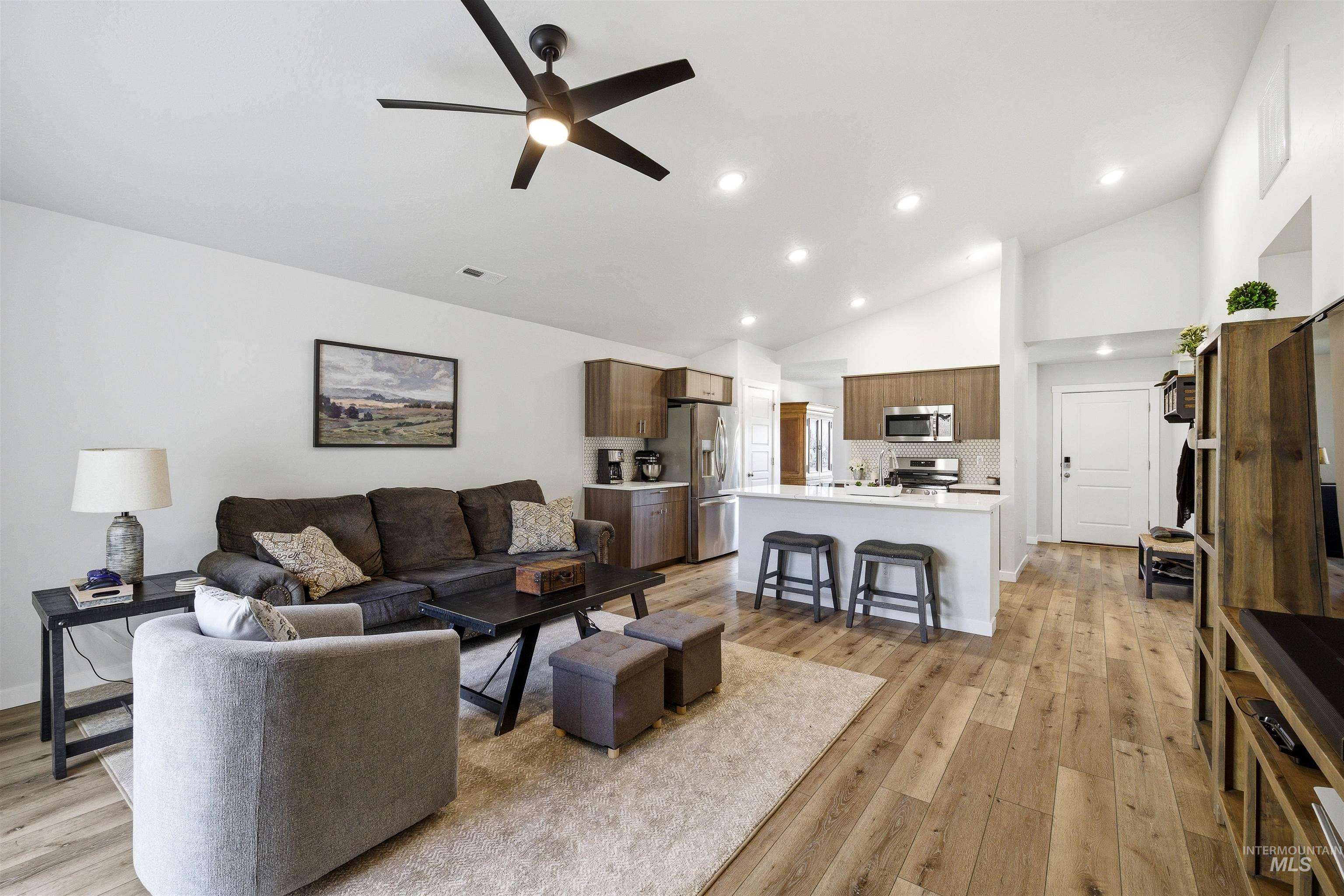 2904 S Alcamo Way, Meridian, Idaho 83642, 3 Bedrooms, 2 Bathrooms, Residential For Sale, Price $459,900, 98986994