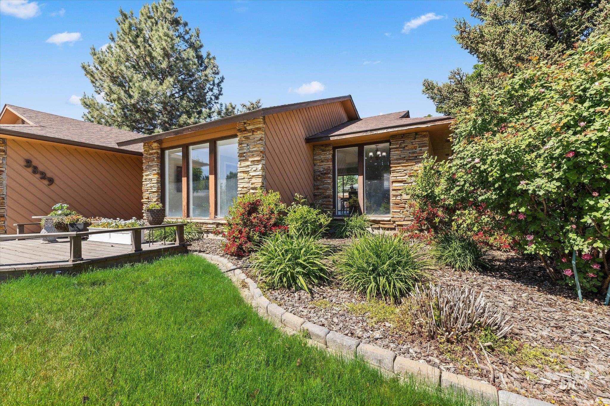 3829 S Constitution Way, Boise, Idaho 83706, 3 Bedrooms, 2 Bathrooms, Residential For Sale, Price $439,900, 98986995