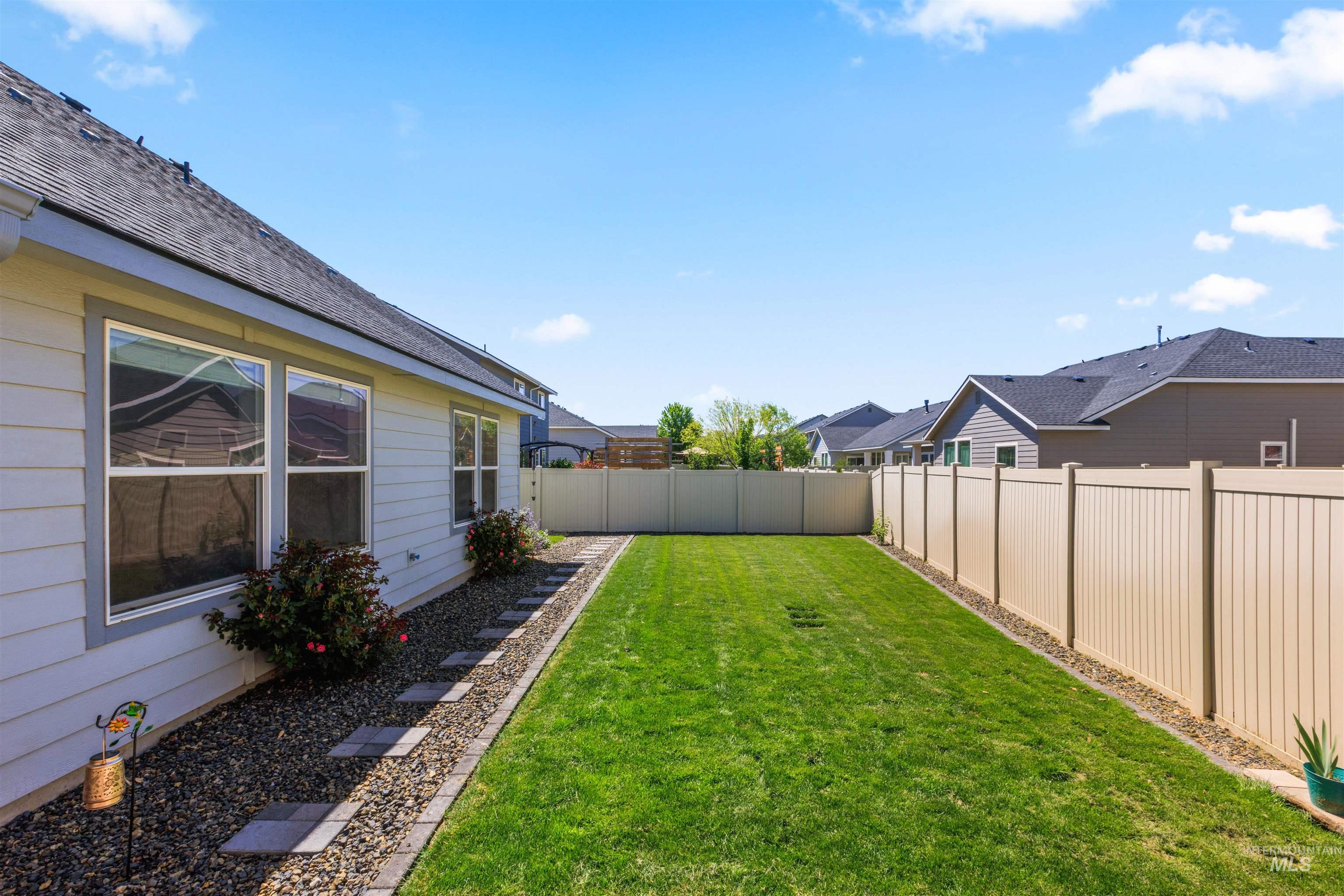929 N Union Way, Star, Idaho 83669, 3 Bedrooms, 2.5 Bathrooms, Residential For Sale, Price $485,000, 98986997