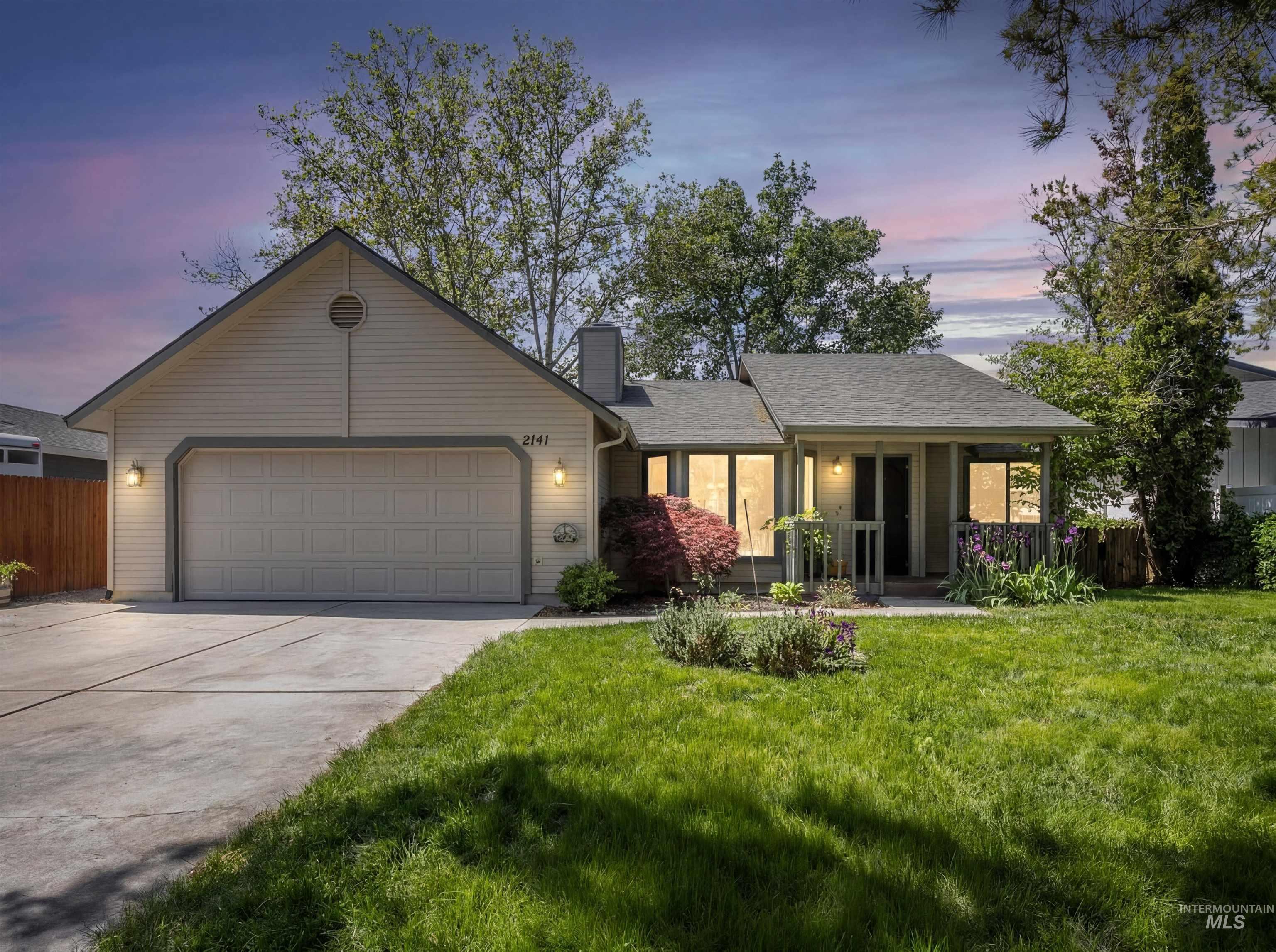 2141 N Currant Pl, Boise, Idaho 83704, 3 Bedrooms, 2 Bathrooms, Residential For Sale, Price $415,000, 98987003