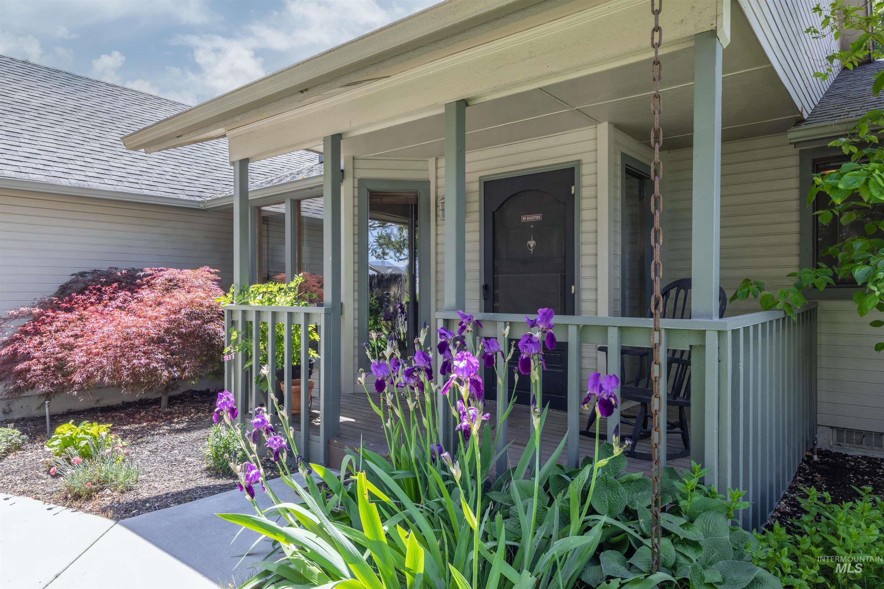 2141 N Currant Pl, Boise, Idaho 83704, 3 Bedrooms, 2 Bathrooms, Residential For Sale, Price $415,000, 98987003