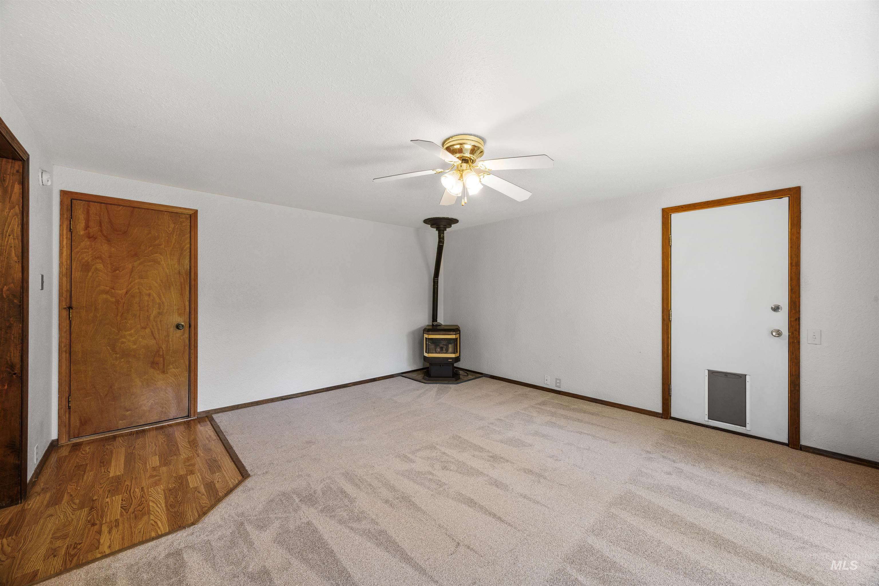 2141 N Currant Pl, Boise, Idaho 83704, 3 Bedrooms, 2 Bathrooms, Residential For Sale, Price $415,000, 98987003