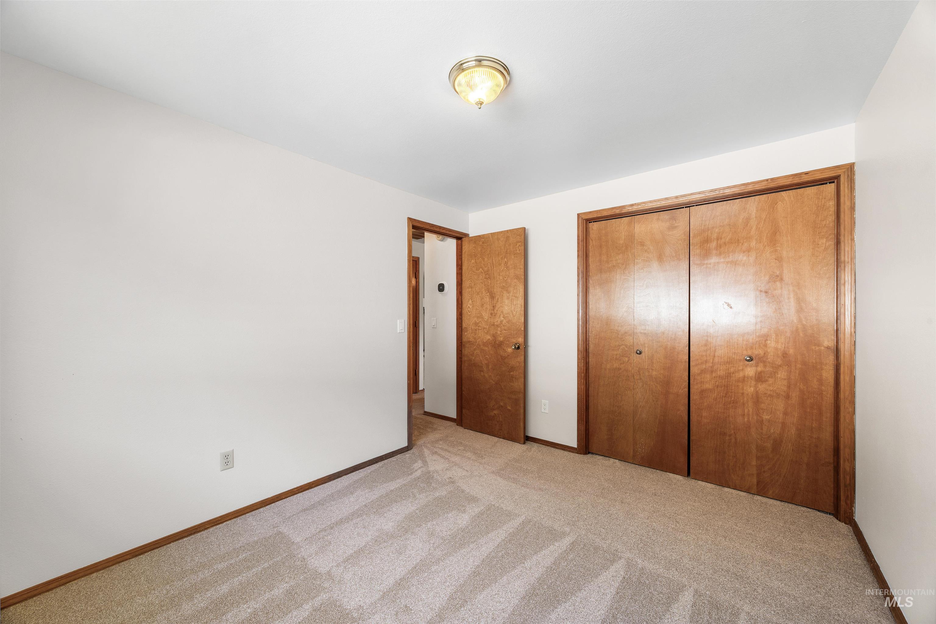 2141 N Currant Pl, Boise, Idaho 83704, 3 Bedrooms, 2 Bathrooms, Residential For Sale, Price $415,000, 98987003