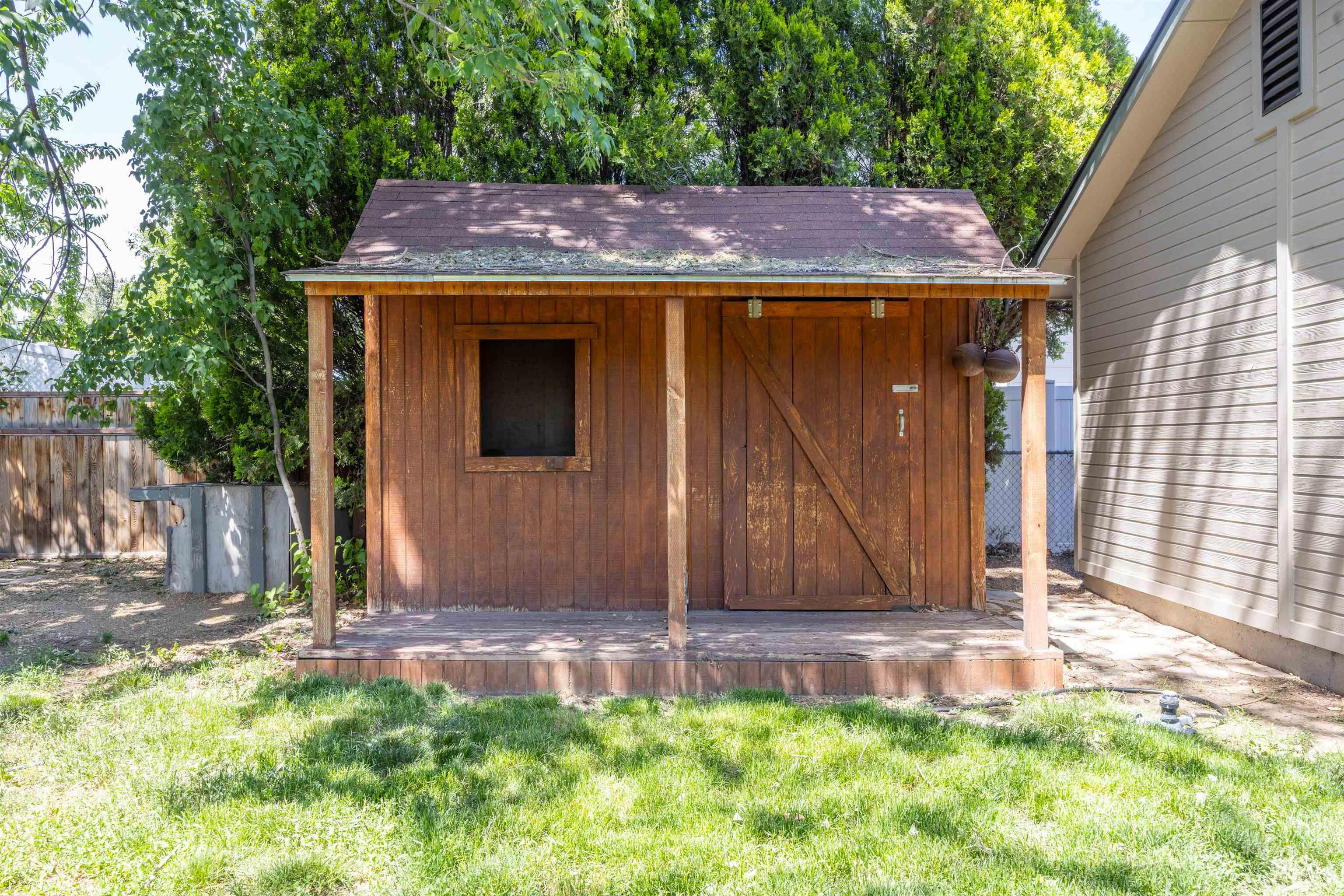 2141 N Currant Pl, Boise, Idaho 83704, 3 Bedrooms, 2 Bathrooms, Residential For Sale, Price $415,000, 98987003