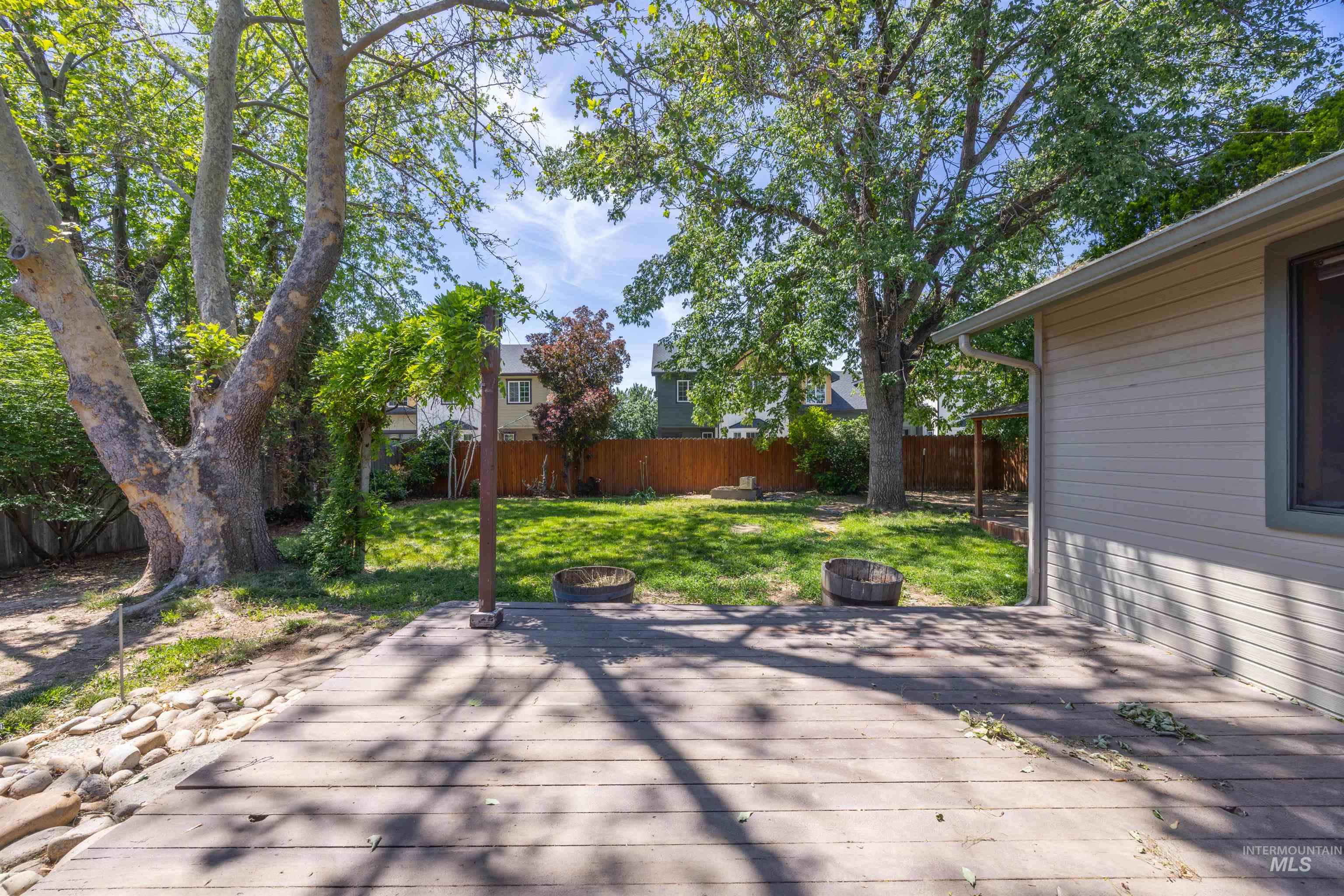 2141 N Currant Pl, Boise, Idaho 83704, 3 Bedrooms, 2 Bathrooms, Residential For Sale, Price $415,000, 98987003