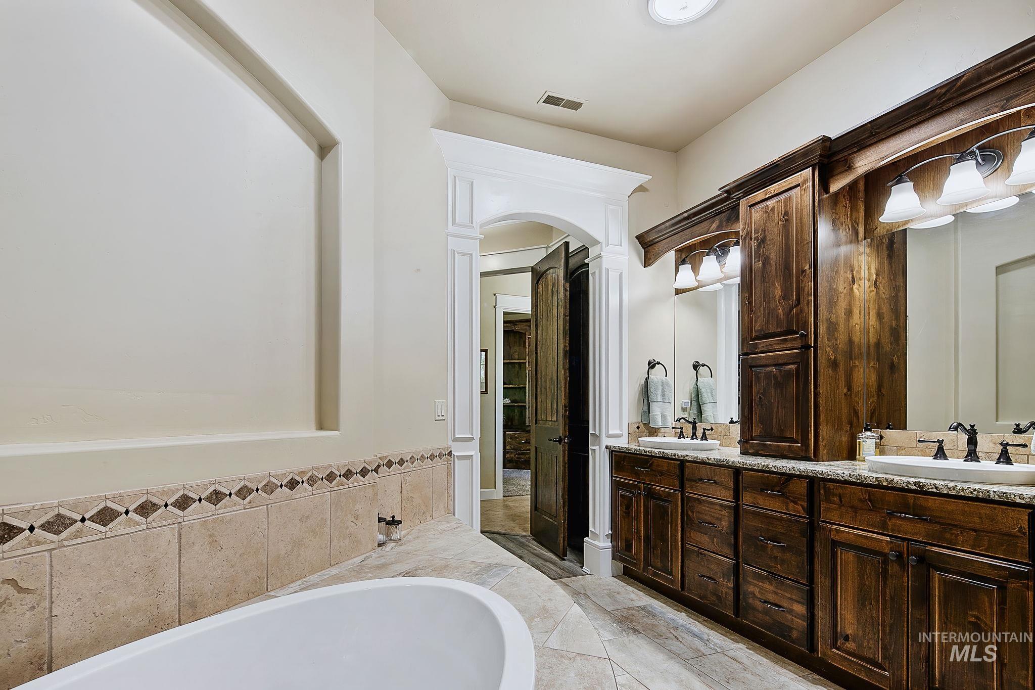 1795 N Moon Bello Way, Eagle, Idaho 83616-6996, 4 Bedrooms, 4.5 Bathrooms, Residential For Sale, Price $2,849,000, 98987005