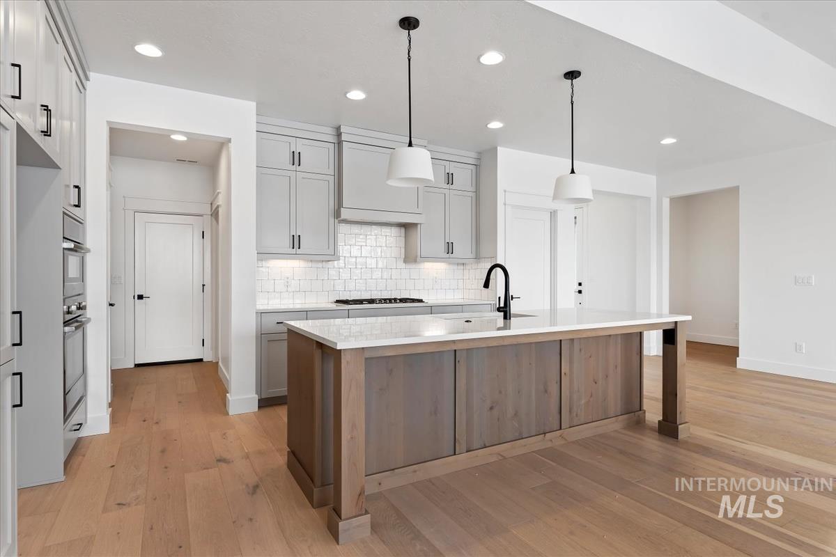 8369 W Meltwater Lane, Eagle, Idaho 83616, 3 Bedrooms, 2 Bathrooms, Residential For Sale, Price $574,900, 98987008