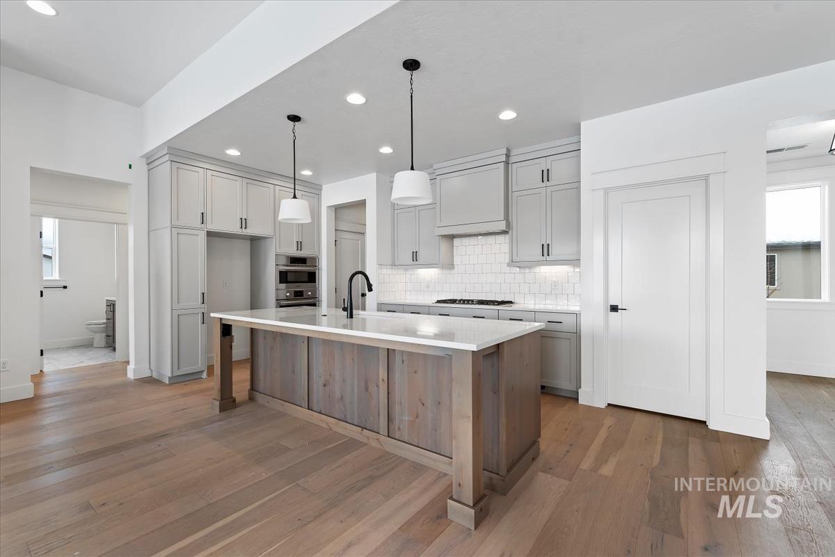 8369 W Meltwater Lane, Eagle, Idaho 83616, 3 Bedrooms, 2 Bathrooms, Residential For Sale, Price $574,900, 98987008