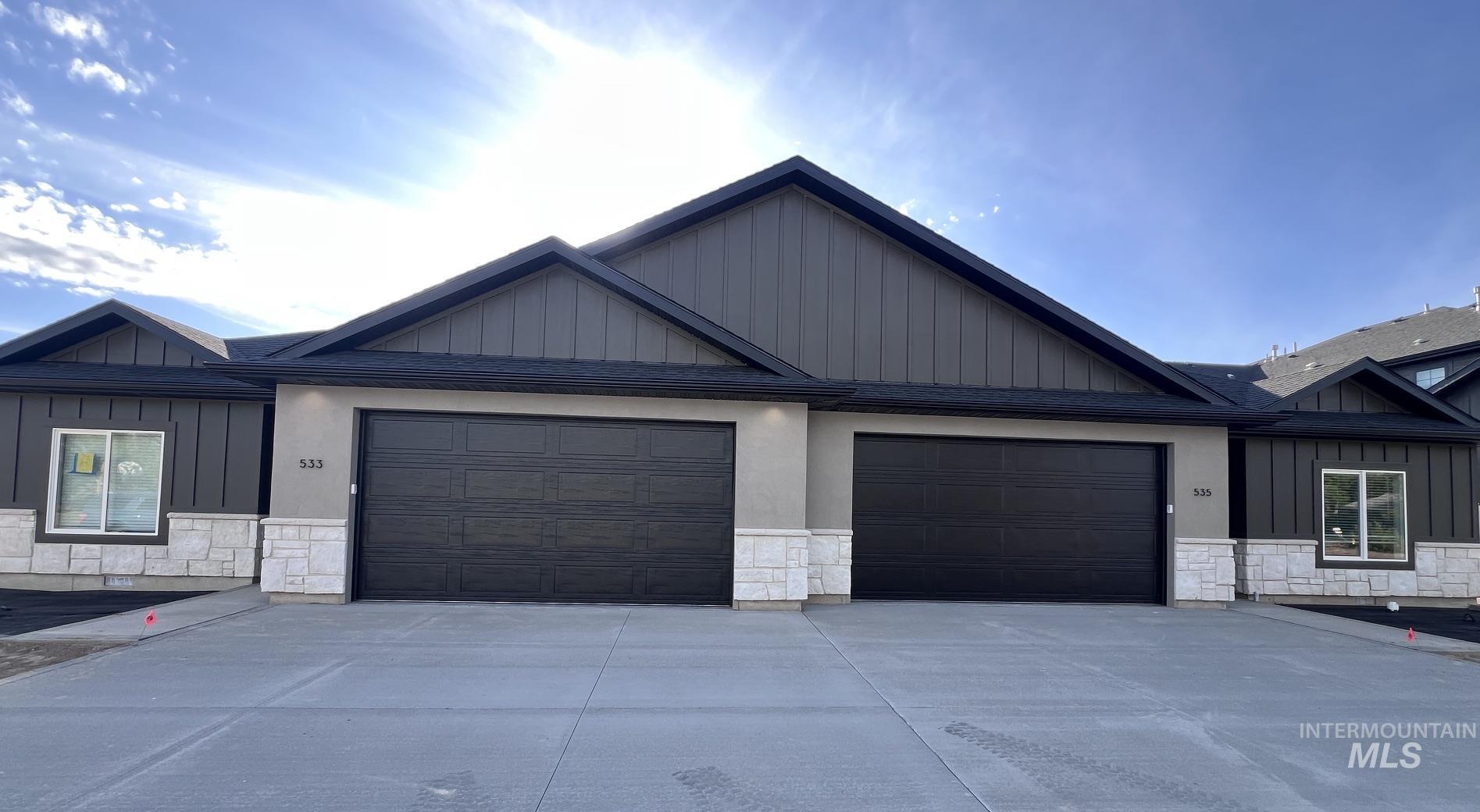 533/535 Irene St, Kimberly, Idaho 83341-2054, 4 Bedrooms, 2.5 Bathrooms, Residential Income For Sale, Price $785,000, 98987010