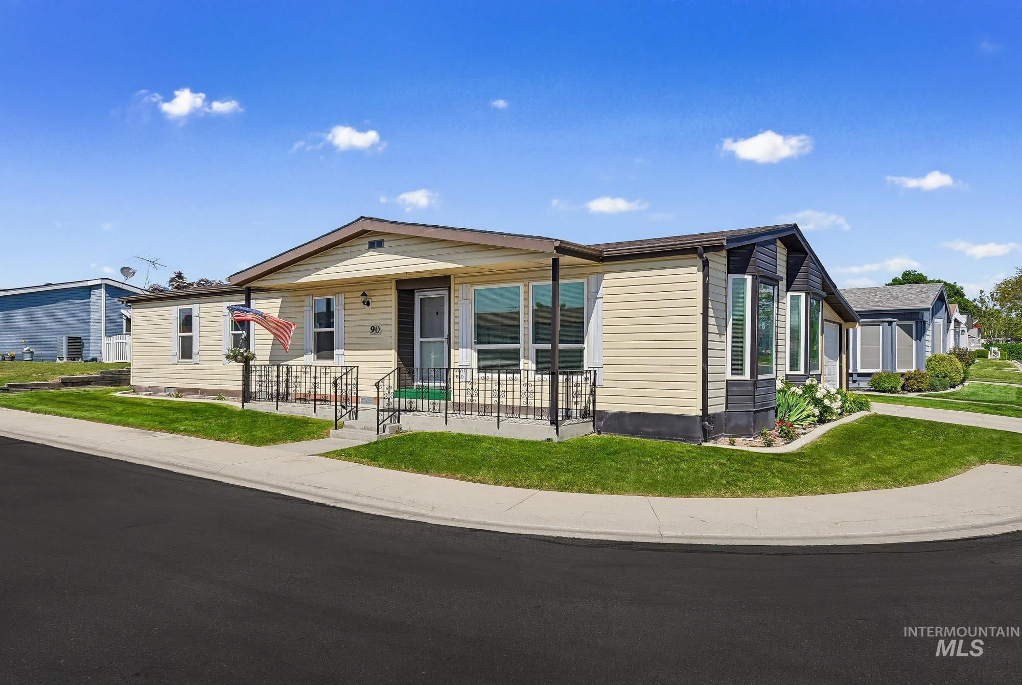 1907 W Flamingo Ave, Nampa, Idaho 83651-1683, 2 Bedrooms, 2 Bathrooms, Residential For Sale, Price $189,900, 98987013