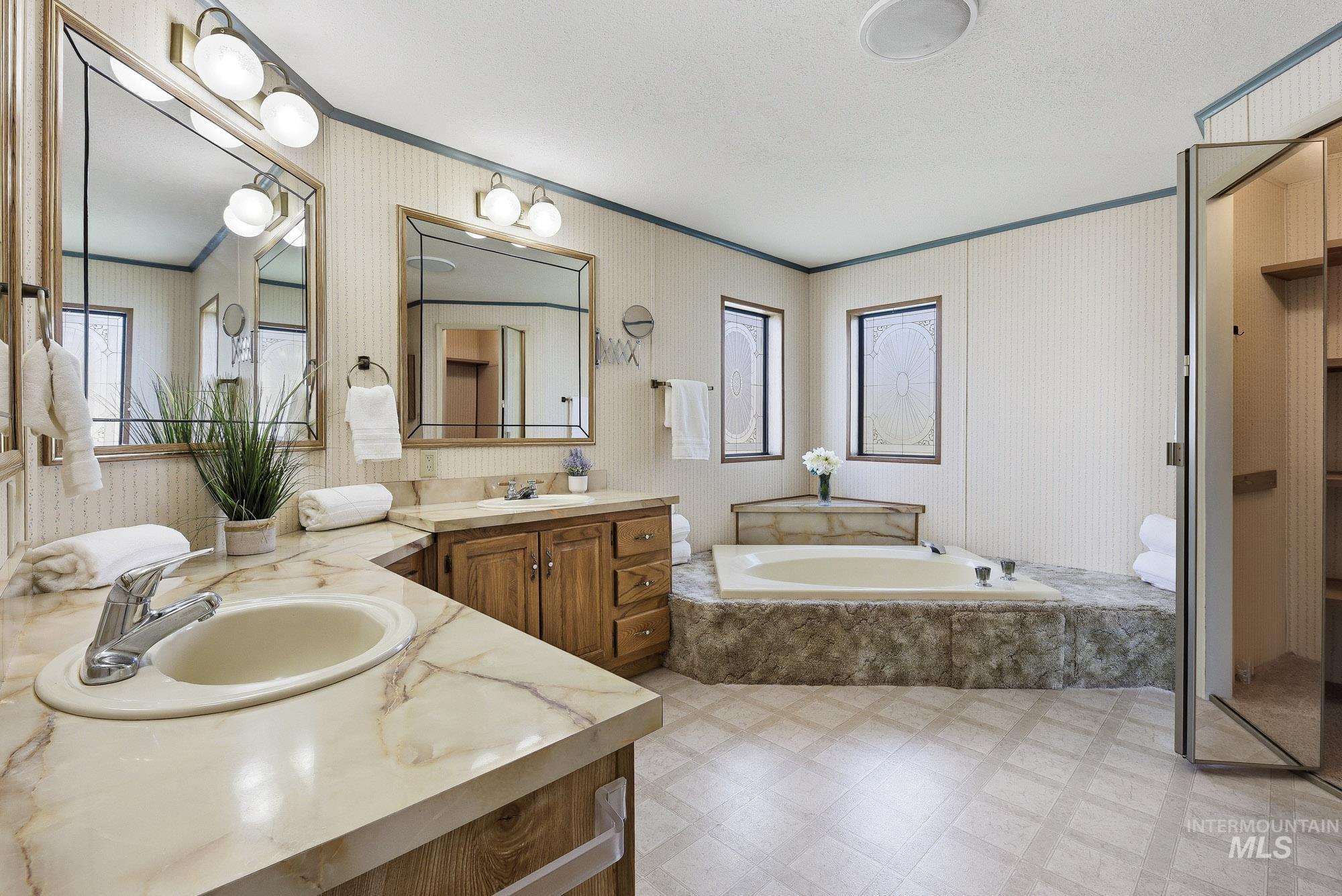 1907 W Flamingo Ave, Nampa, Idaho 83651-1683, 2 Bedrooms, 2 Bathrooms, Residential For Sale, Price $189,900, 98987013
