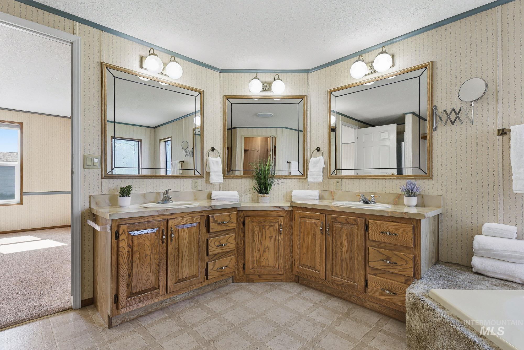 1907 W Flamingo Ave, Nampa, Idaho 83651-1683, 2 Bedrooms, 2 Bathrooms, Residential For Sale, Price $189,900, 98987013