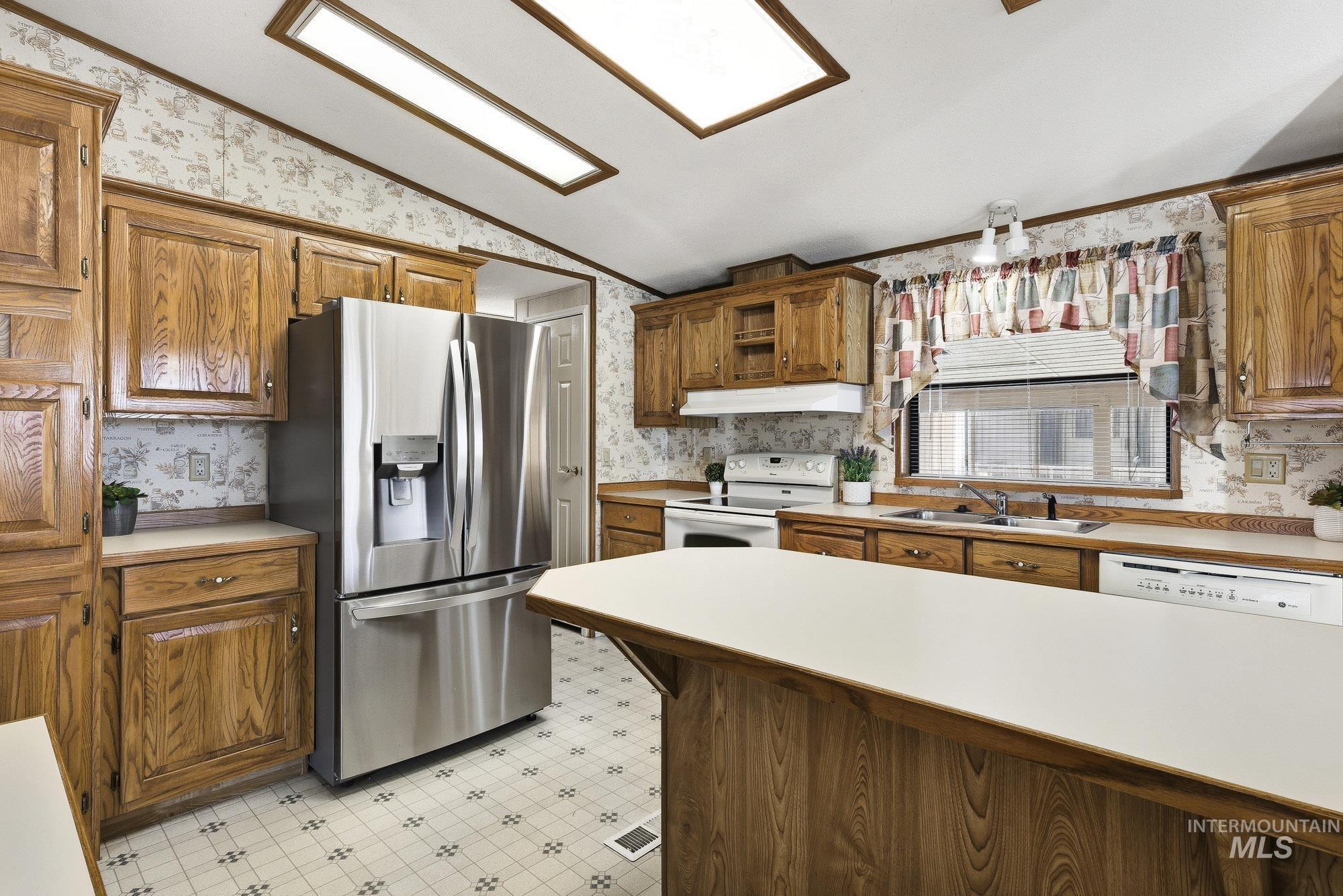1907 W Flamingo Ave, Nampa, Idaho 83651-1683, 2 Bedrooms, 2 Bathrooms, Residential For Sale, Price $189,900, 98987013