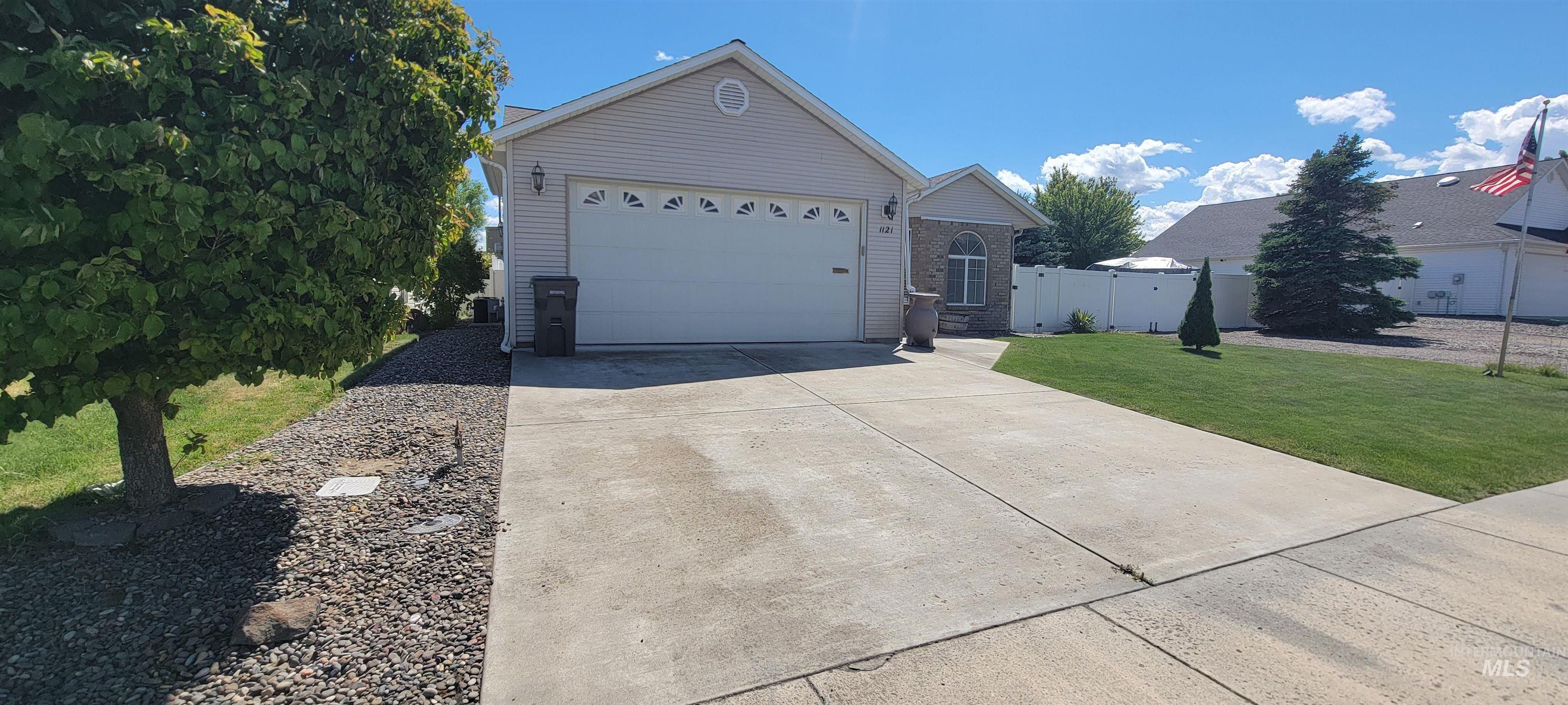 1121 Liberty Circle, Clarkston, Washington 99403, 3 Bedrooms, 2 Bathrooms, Residential For Sale, Price $389,500, 98987015