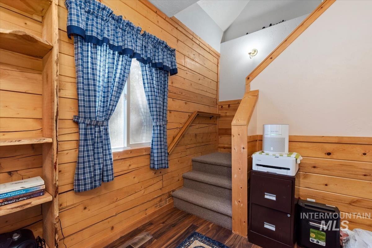 3 Sky View Ct, Garden Valley, Idaho 83622, 3 Bedrooms, 2 Bathrooms, Residential For Sale, Price $399,000, 98987017