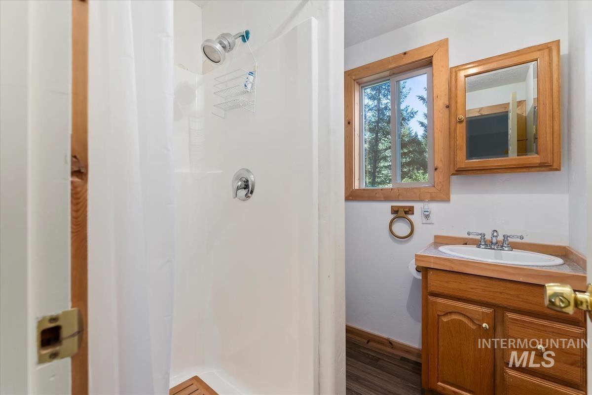 3 Sky View Ct, Garden Valley, Idaho 83622, 3 Bedrooms, 2 Bathrooms, Residential For Sale, Price $399,000, 98987017