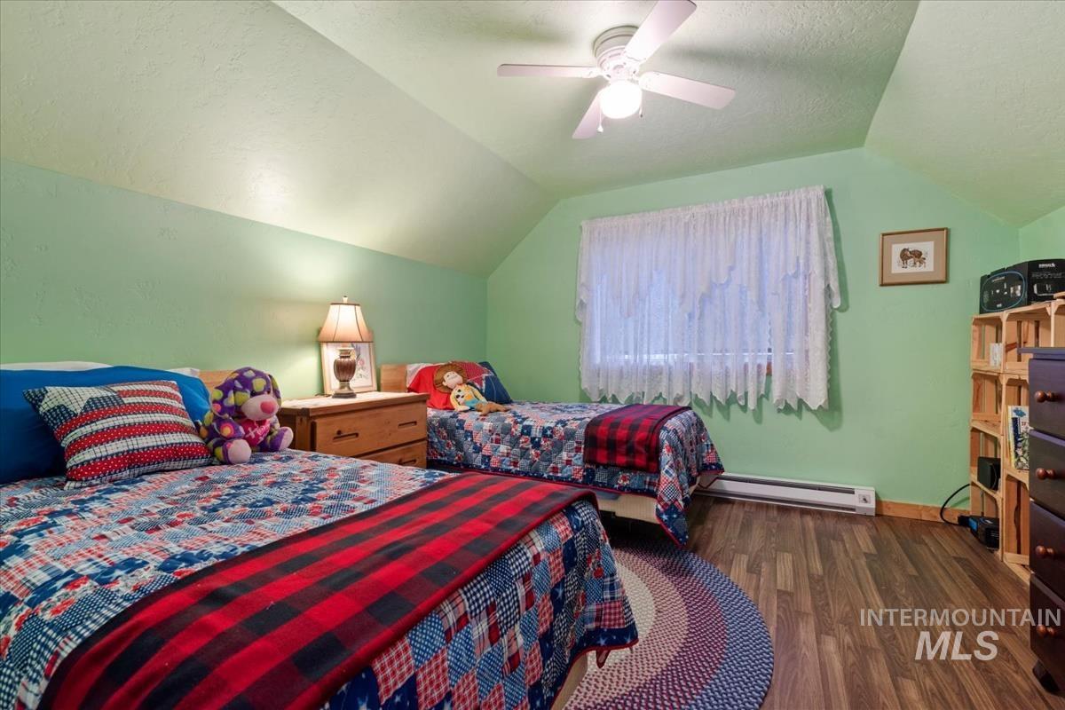 3 Sky View Ct, Garden Valley, Idaho 83622, 3 Bedrooms, 2 Bathrooms, Residential For Sale, Price $399,000, 98987017