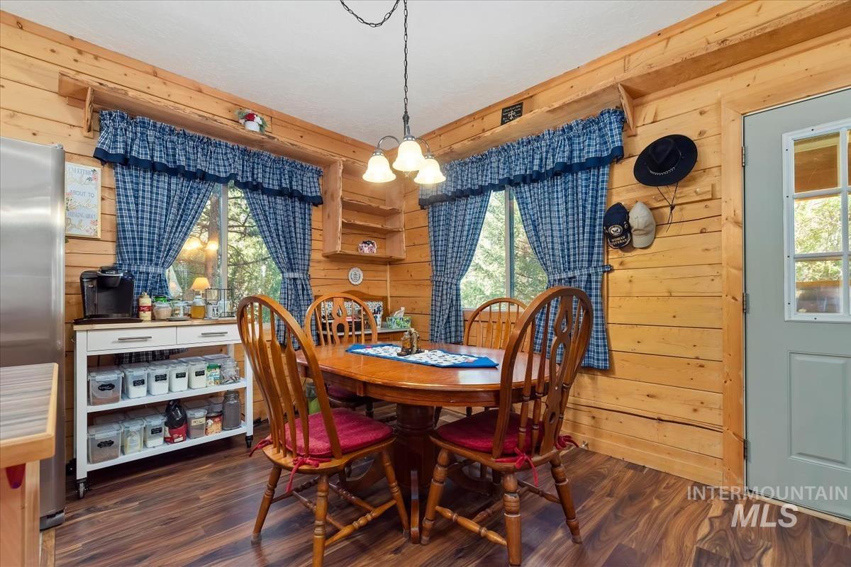 3 Sky View Ct, Garden Valley, Idaho 83622, 3 Bedrooms, 2 Bathrooms, Residential For Sale, Price $399,000, 98987017