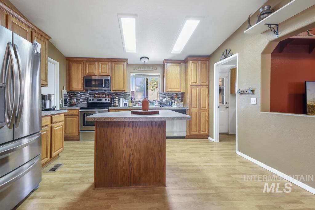 937 Katherine Street, Buhl, Idaho 83316, 3 Bedrooms, 2 Bathrooms, Residential For Sale, Price $360,000, 98987018
