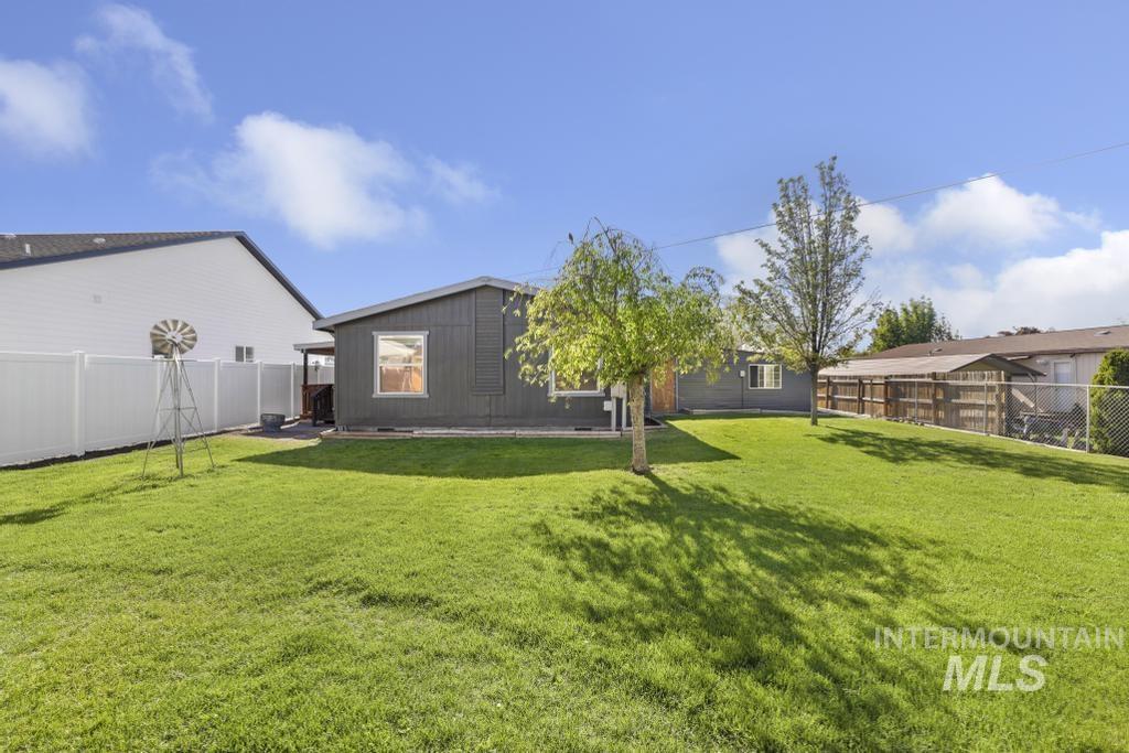 937 Katherine Street, Buhl, Idaho 83316, 3 Bedrooms, 2 Bathrooms, Residential For Sale, Price $360,000, 98987018