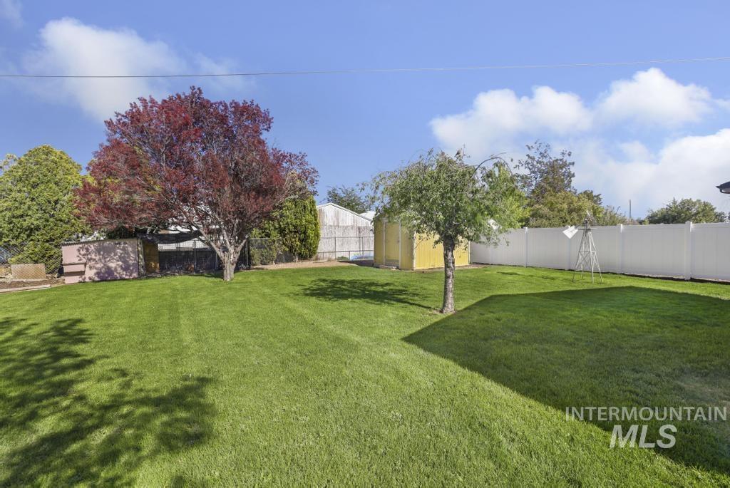 937 Katherine Street, Buhl, Idaho 83316, 3 Bedrooms, 2 Bathrooms, Residential For Sale, Price $360,000, 98987018