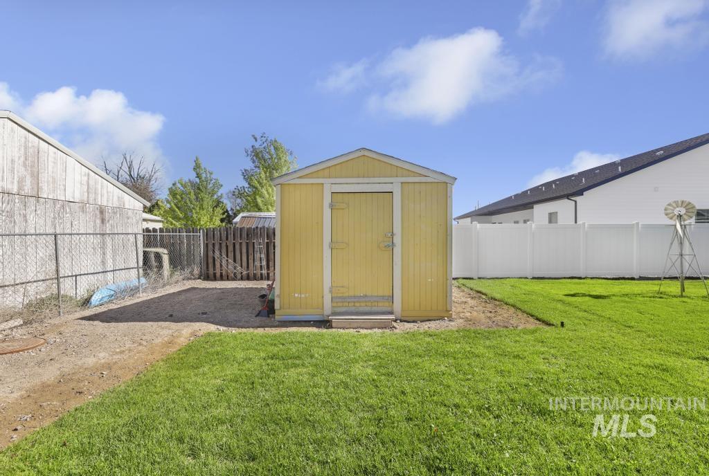 937 Katherine Street, Buhl, Idaho 83316, 3 Bedrooms, 2 Bathrooms, Residential For Sale, Price $360,000, 98987018