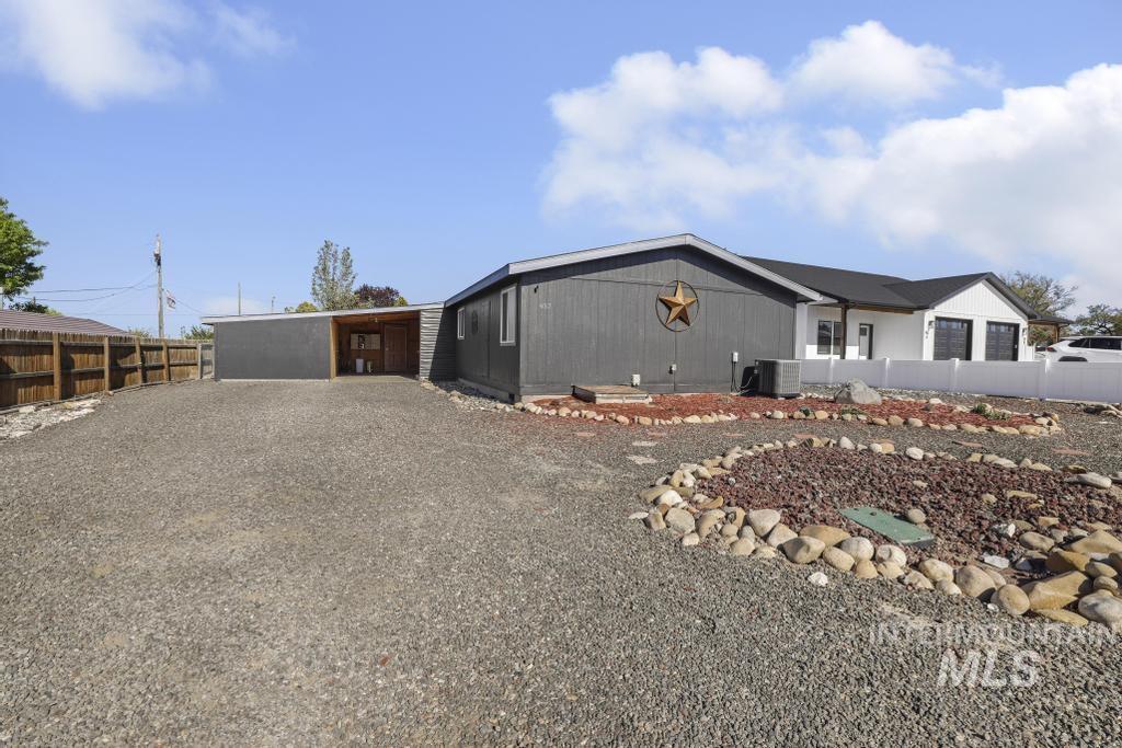 937 Katherine Street, Buhl, Idaho 83316, 3 Bedrooms, 2 Bathrooms, Residential For Sale, Price $360,000, 98987018