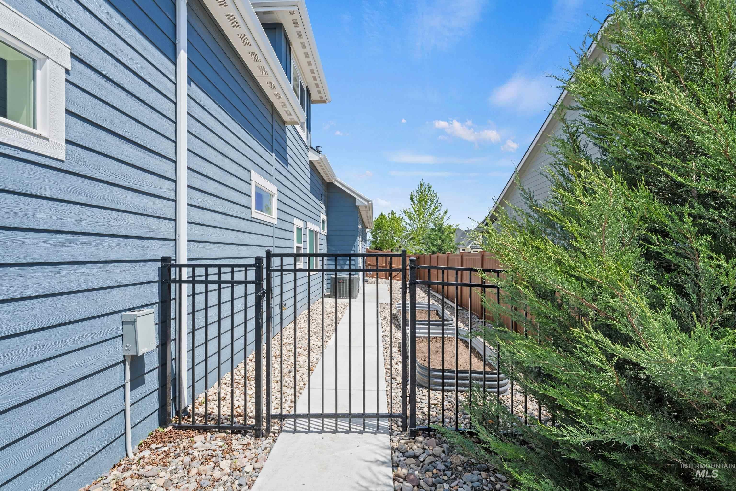 2559 N Synergy Ave., Eagle, Idaho 83616, 4 Bedrooms, 3.5 Bathrooms, Residential For Sale, Price $1,170,000, 98987021