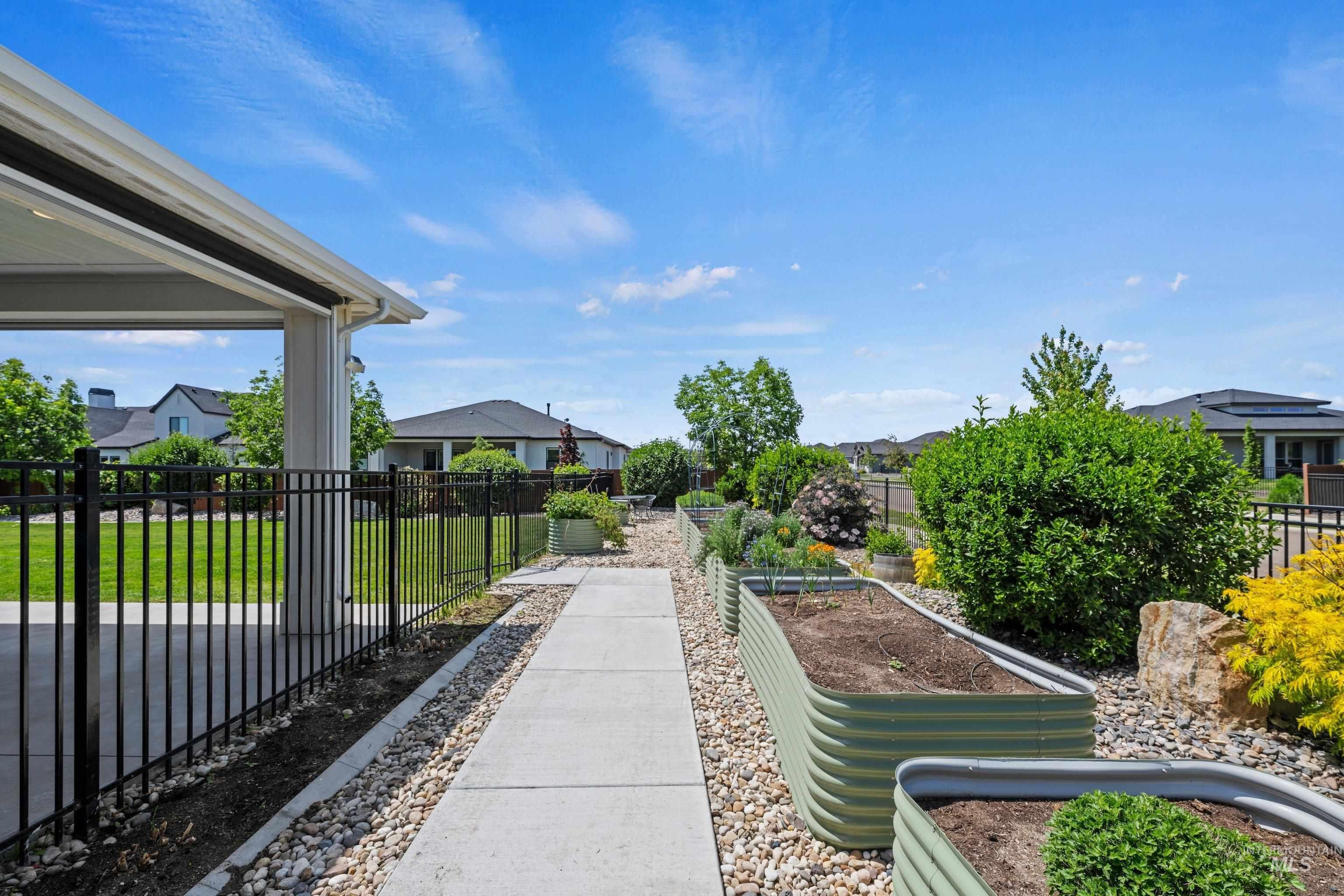 2559 N Synergy Ave., Eagle, Idaho 83616, 4 Bedrooms, 3.5 Bathrooms, Residential For Sale, Price $1,170,000, 98987021