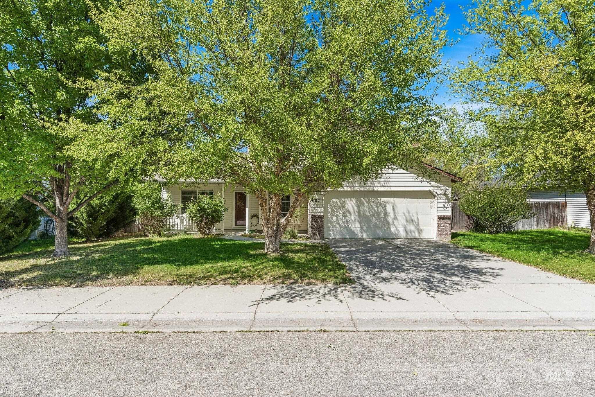 602 E Rosemary Street, Kuna, Idaho 83634-2196, 4 Bedrooms, 2.5 Bathrooms, Residential For Sale, Price $359,000, 98987022