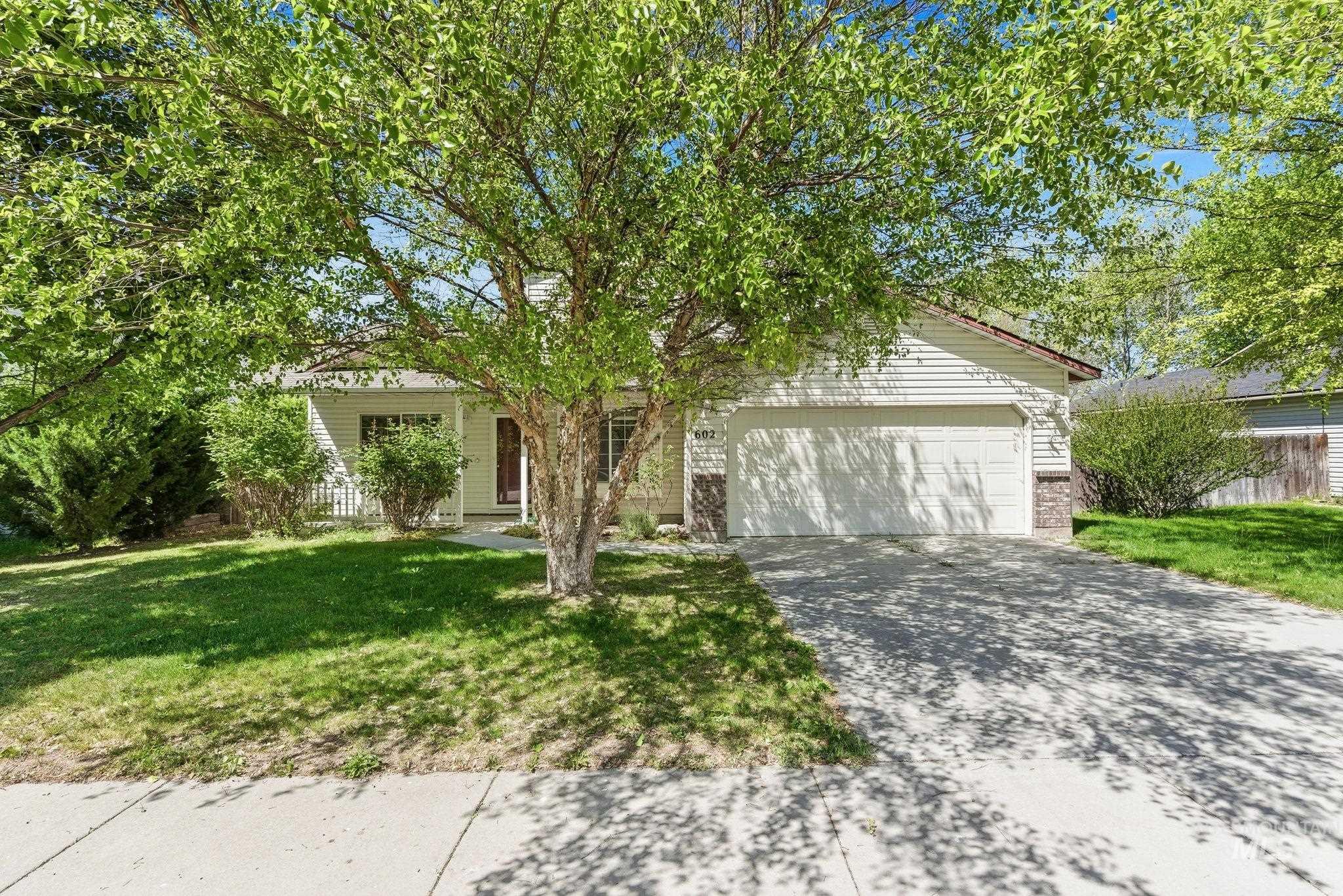 602 E Rosemary Street, Kuna, Idaho 83634-2196, 4 Bedrooms, 2.5 Bathrooms, Residential For Sale, Price $359,000, 98987022