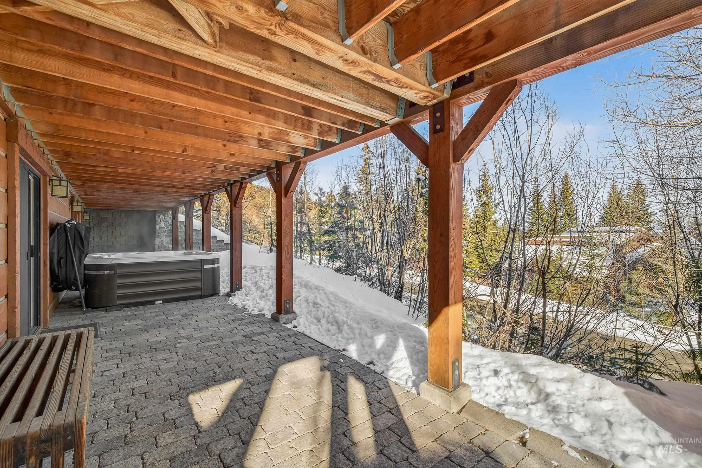 28 Francois Court, Donnelly, Idaho 83615, 4 Bedrooms, 4 Bathrooms, Residential For Sale, Price $1,975,000, 98987035