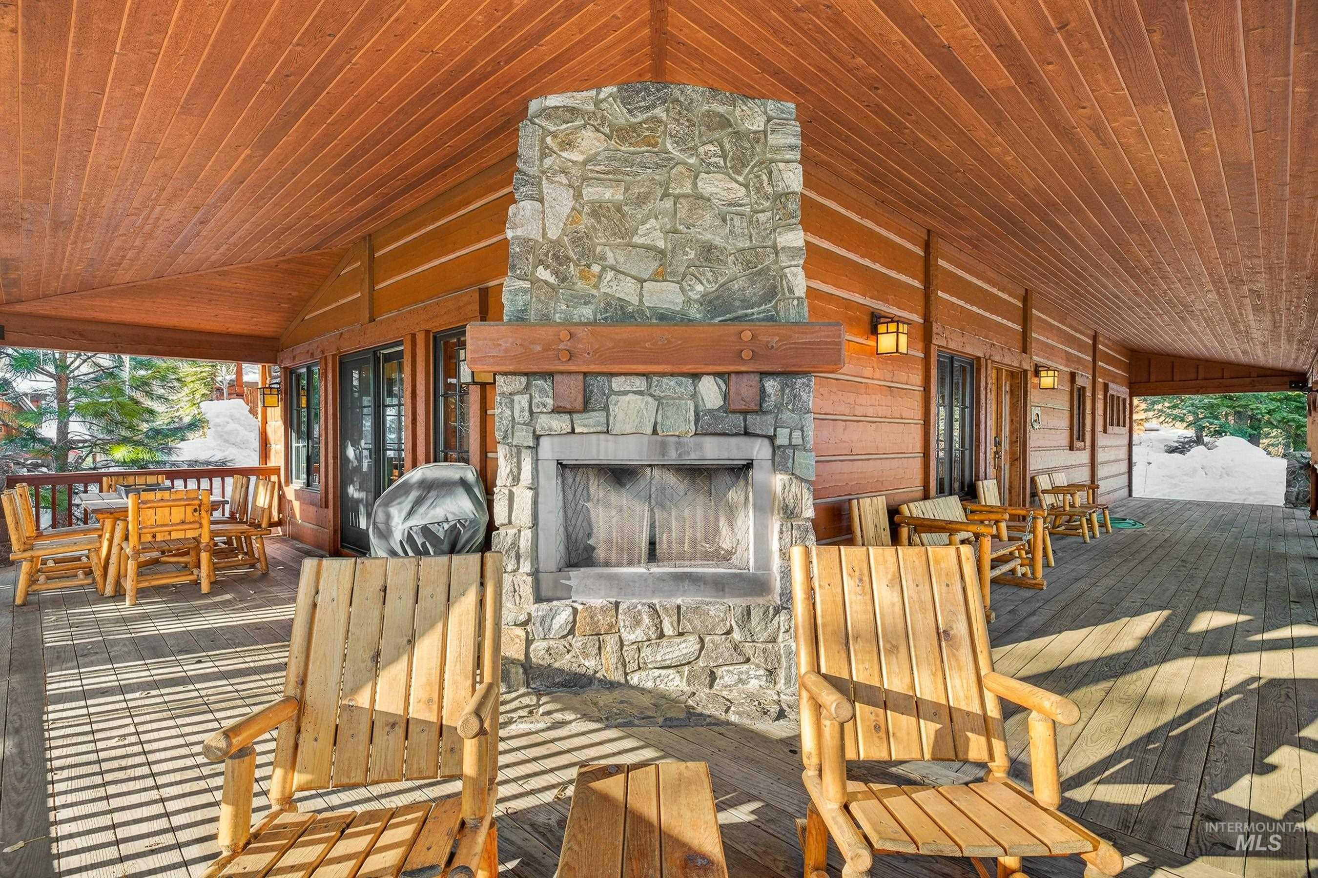 28 Francois Court, Donnelly, Idaho 83615, 4 Bedrooms, 4 Bathrooms, Residential For Sale, Price $1,975,000, 98987035