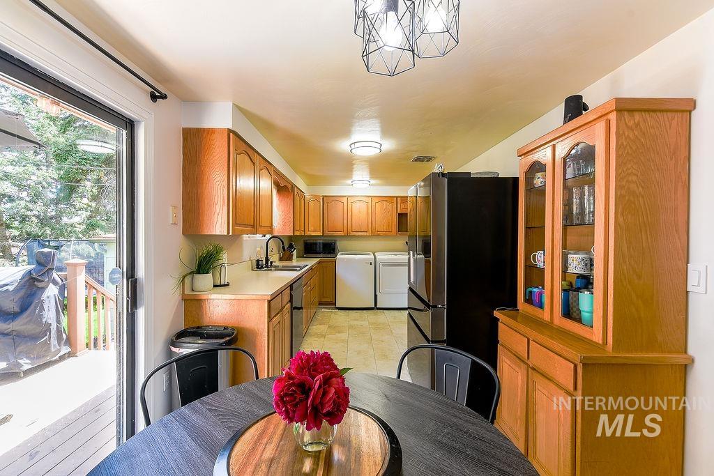 526 N Grant Street, Moscow, Idaho 83843, 4 Bedrooms, 1 Bathroom, Residential For Sale, Price $399,000, 98987036