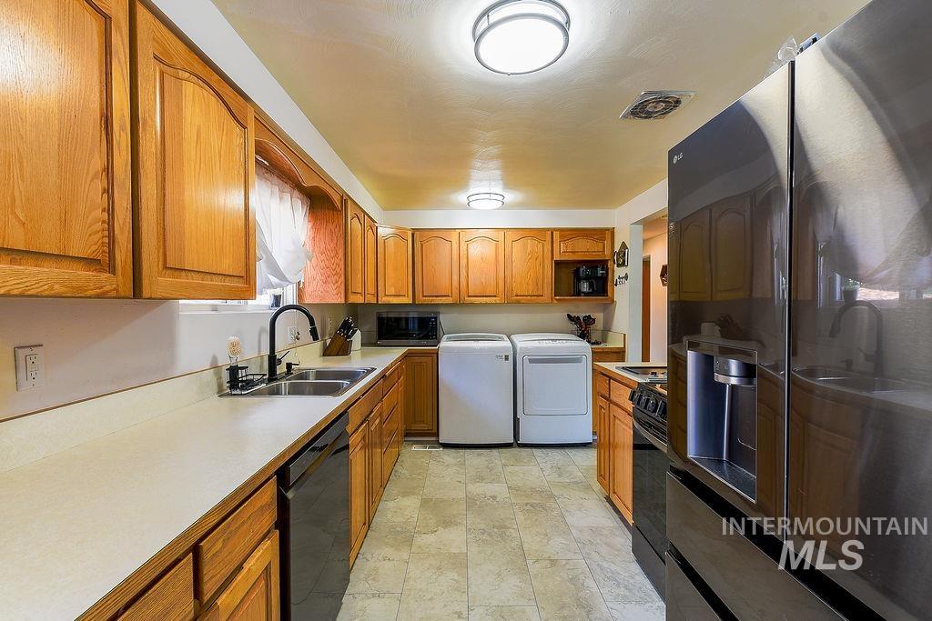526 N Grant Street, Moscow, Idaho 83843, 4 Bedrooms, 1 Bathroom, Residential For Sale, Price $399,000, 98987036
