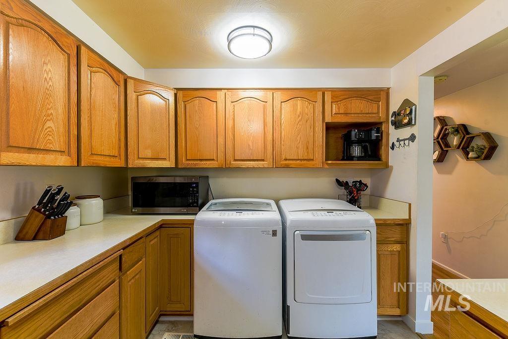 526 N Grant Street, Moscow, Idaho 83843, 4 Bedrooms, 1 Bathroom, Residential For Sale, Price $399,000, 98987036