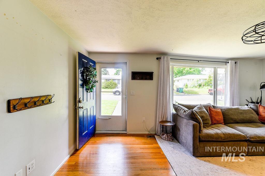 526 N Grant Street, Moscow, Idaho 83843, 4 Bedrooms, 1 Bathroom, Residential For Sale, Price $399,000, 98987036
