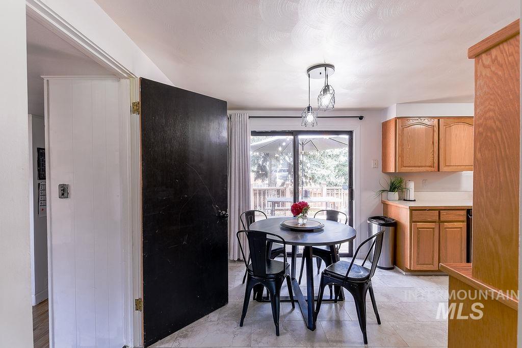 526 N Grant Street, Moscow, Idaho 83843, 4 Bedrooms, 1 Bathroom, Residential For Sale, Price $399,000, 98987036