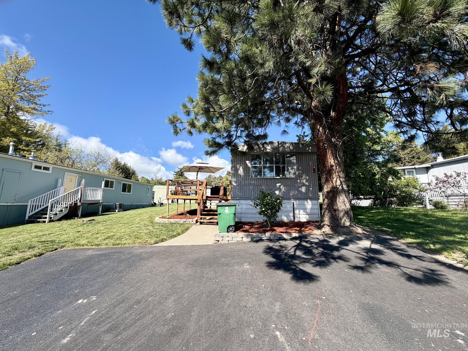 411 N Almon St., Moscow, Idaho 83843, 2 Bedrooms, 2 Bathrooms, Residential For Sale, Price $100,000, 98987040