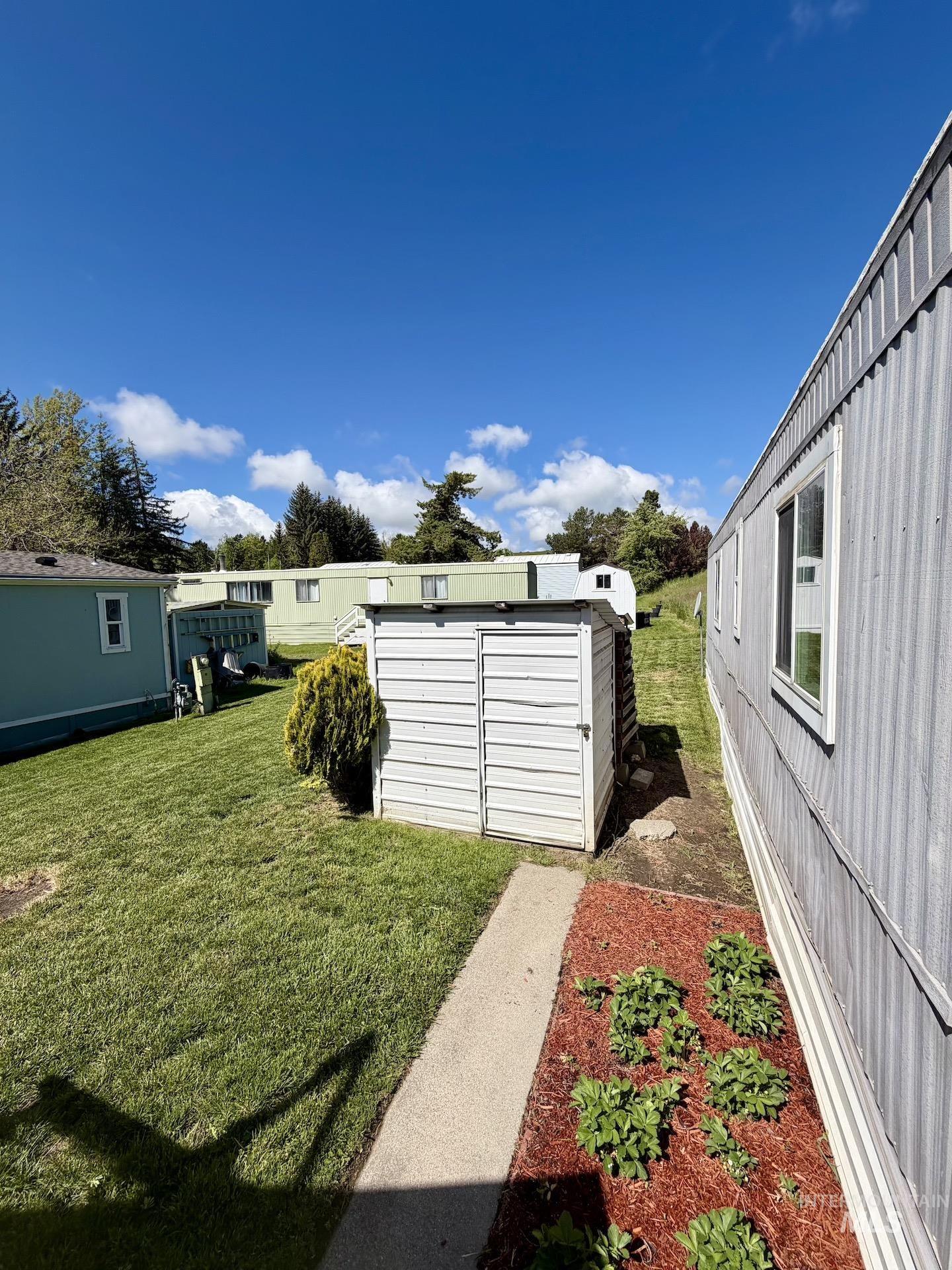 411 N Almon St., Moscow, Idaho 83843, 2 Bedrooms, 2 Bathrooms, Residential For Sale, Price $55,000, 98987040
