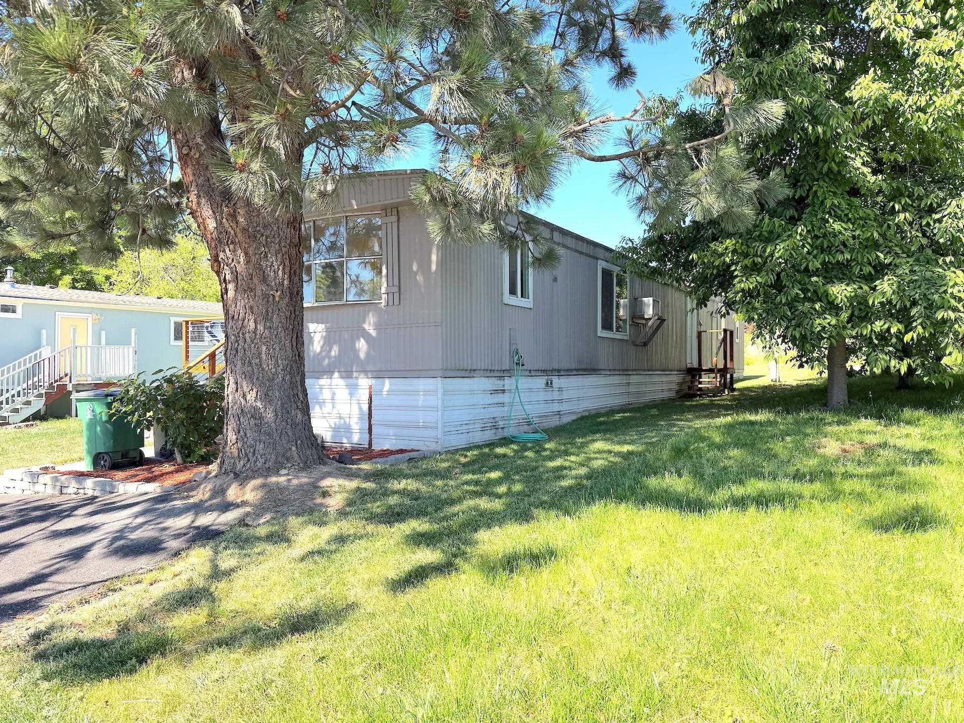 411 N Almon St., Moscow, Idaho 83843, 2 Bedrooms, 2 Bathrooms, Residential For Sale, Price $55,000, 98987040