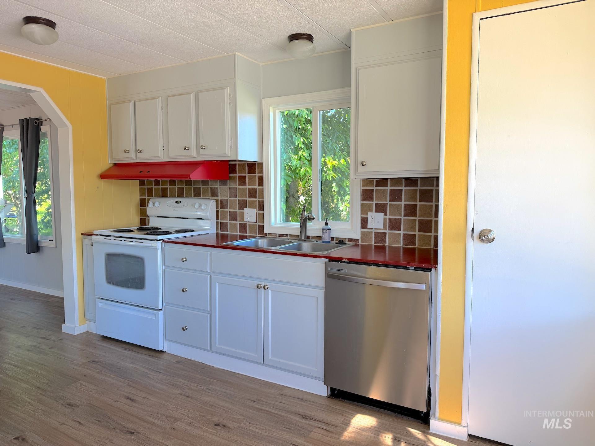 411 N Almon St., Moscow, Idaho 83843, 2 Bedrooms, 2 Bathrooms, Residential For Sale, Price $55,000, 98987040