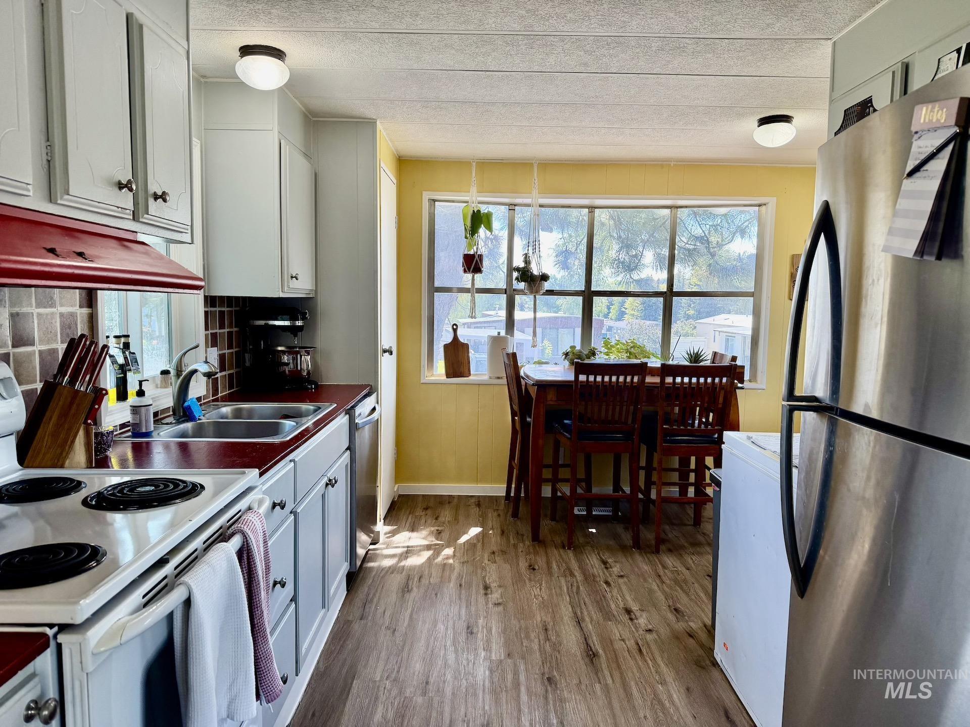 411 N Almon St., Moscow, Idaho 83843, 2 Bedrooms, 2 Bathrooms, Residential For Sale, Price $100,000, 98987040