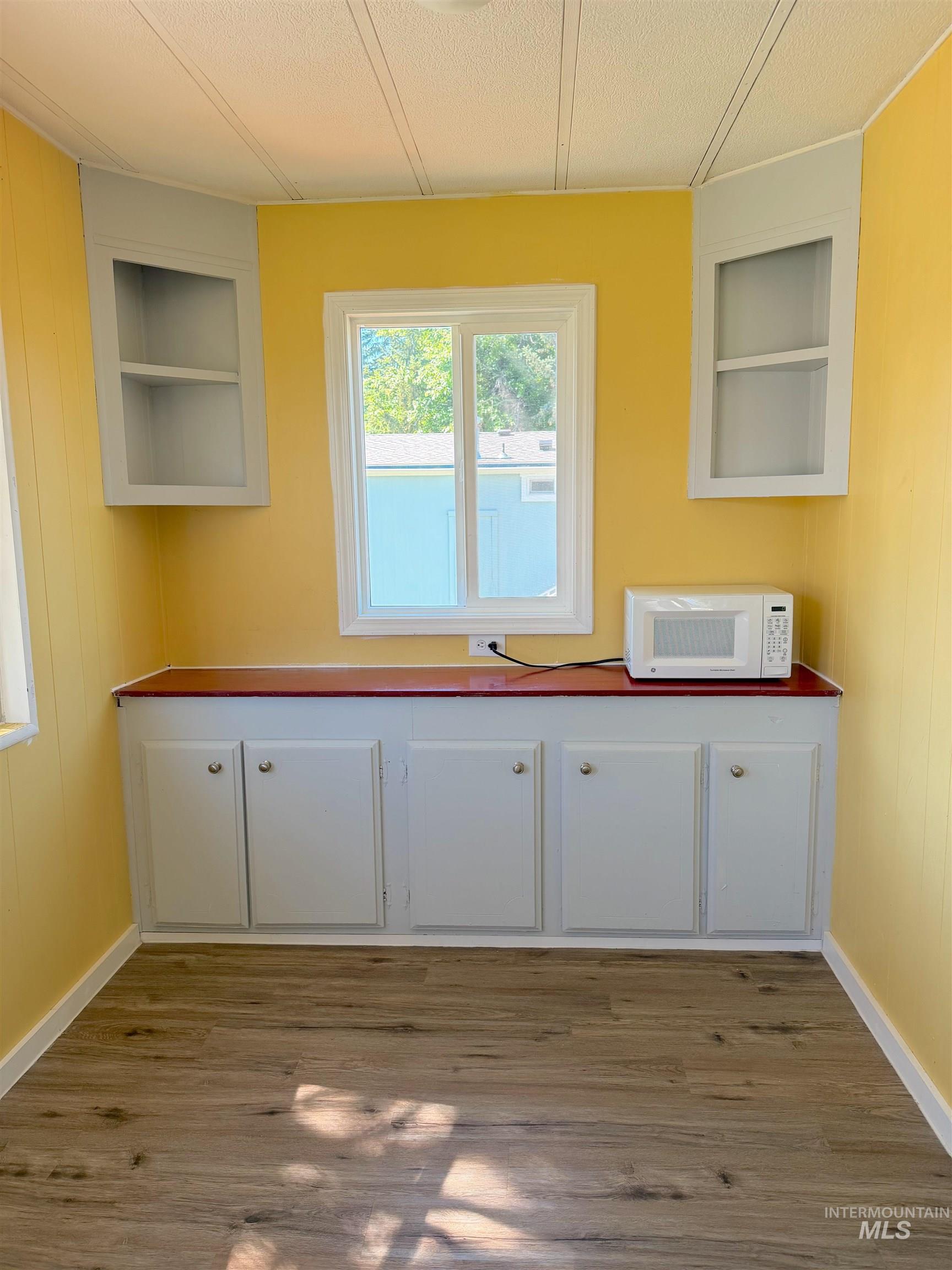 411 N Almon St., Moscow, Idaho 83843, 2 Bedrooms, 2 Bathrooms, Residential For Sale, Price $55,000, 98987040