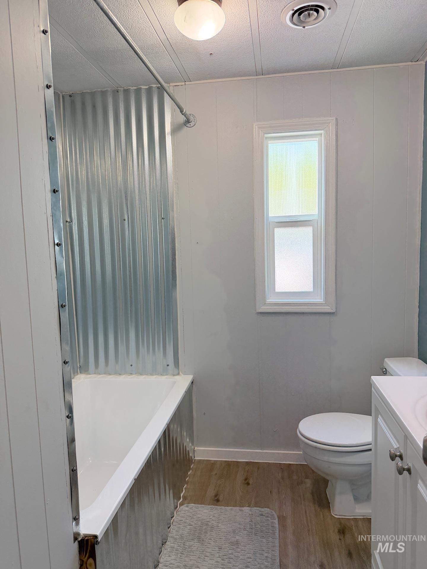 411 N Almon St., Moscow, Idaho 83843, 2 Bedrooms, 2 Bathrooms, Residential For Sale, Price $55,000, 98987040